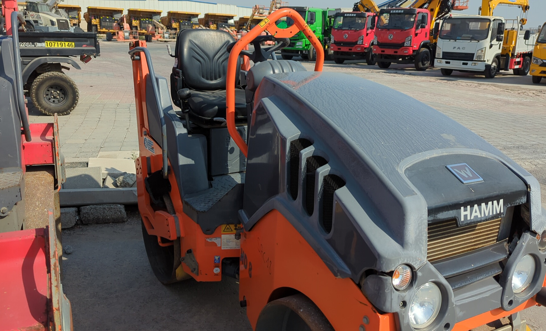 SRC-018-Hamm-HD-8-VV-Tandem-rollers-inspection-Structure-Paint-1