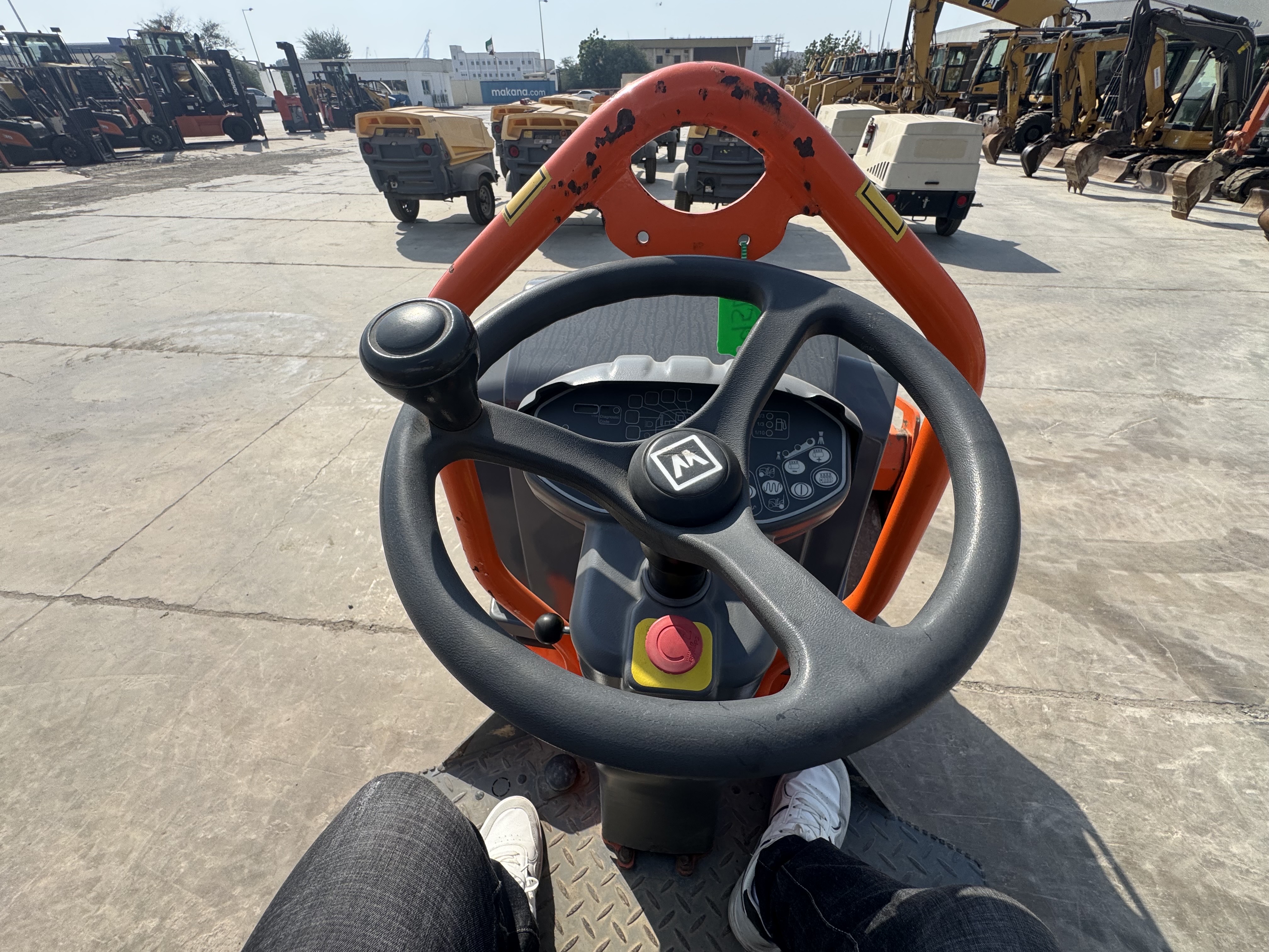 SRC-019-Hamm-HD-12-VV-Tandem-rollers-inspection-Cabin-Steering-controls-1