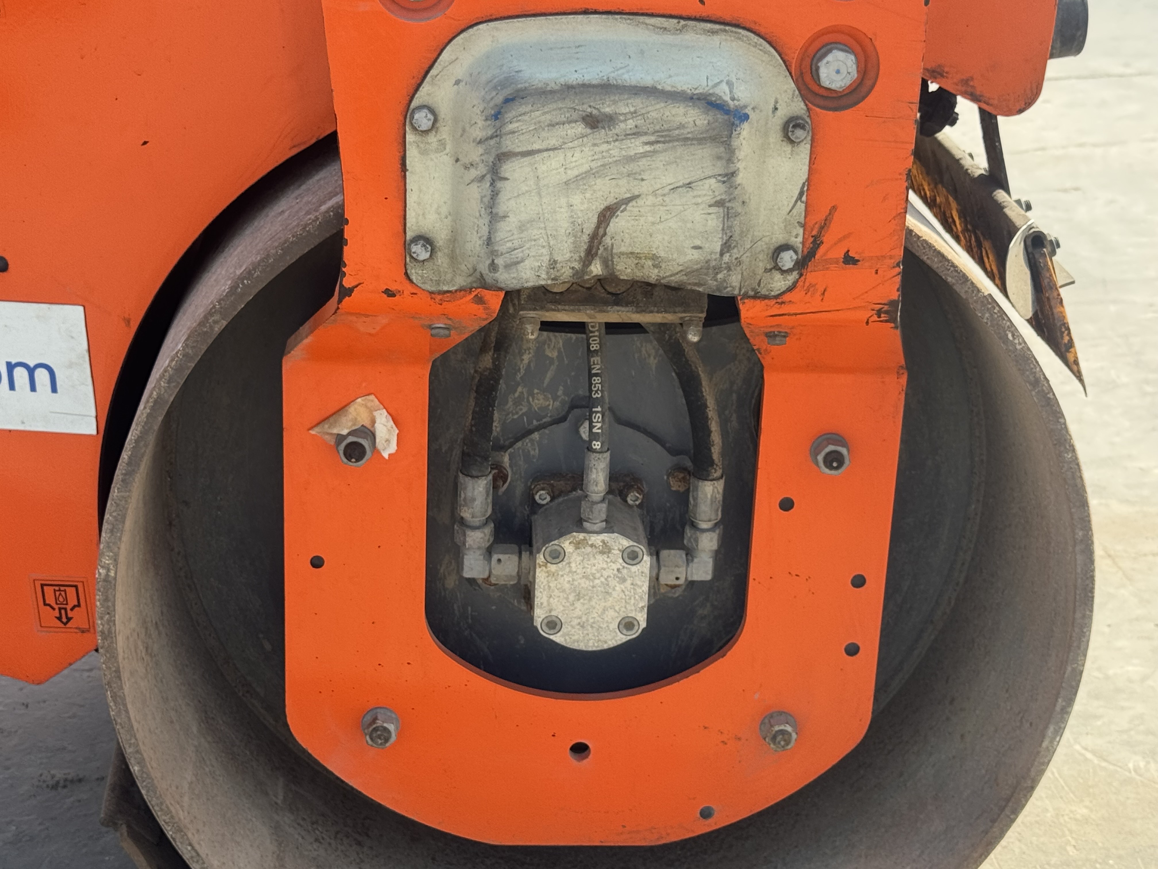 SRC-019-Hamm-HD-12-VV-Tandem-rollers-inspection-Structure-Rear-drum-forks-1