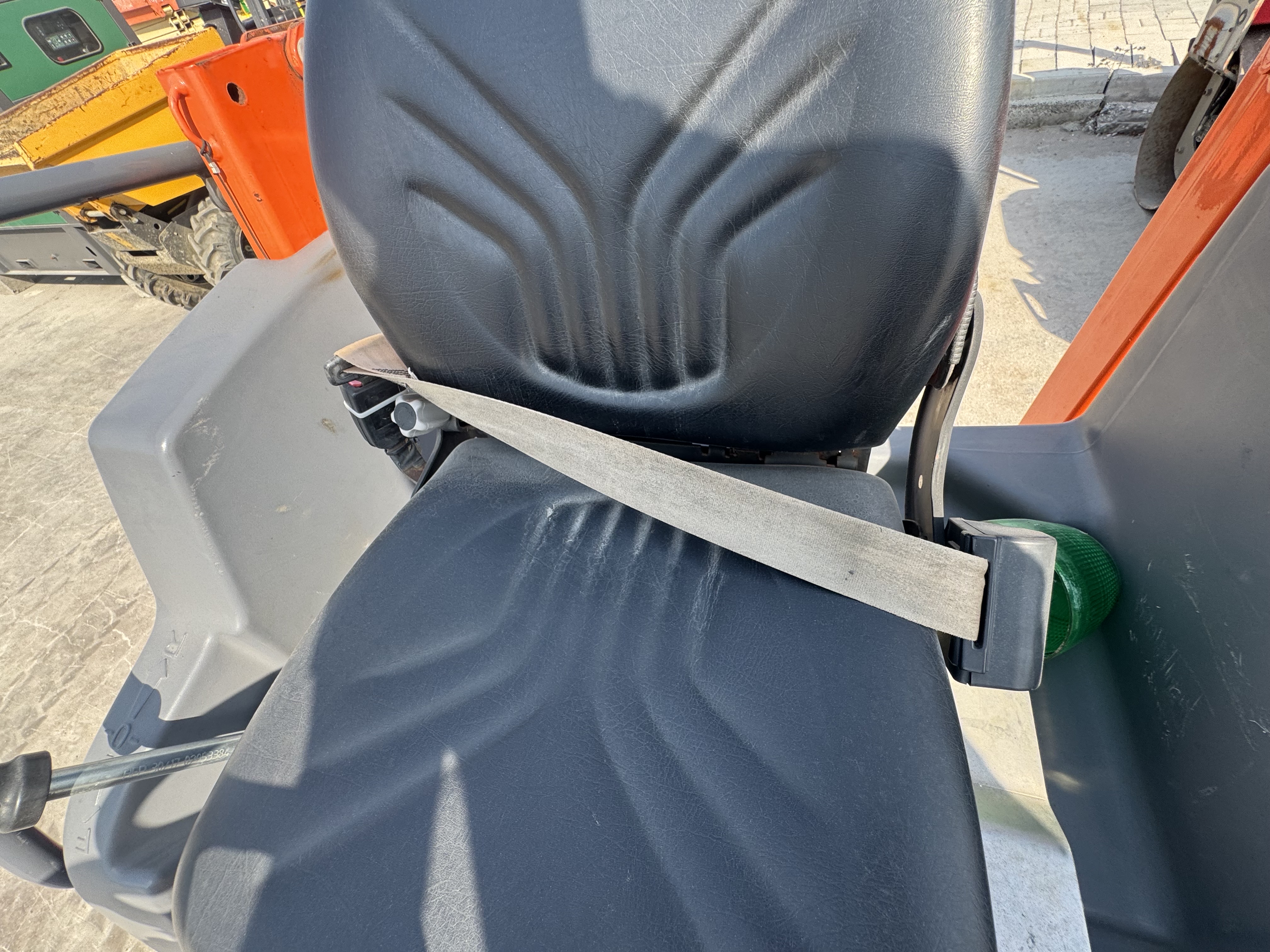 SRC-019-Hamm-HD-12-VV-Tandem-rollers-inspection-Safety-Seat-belts-1