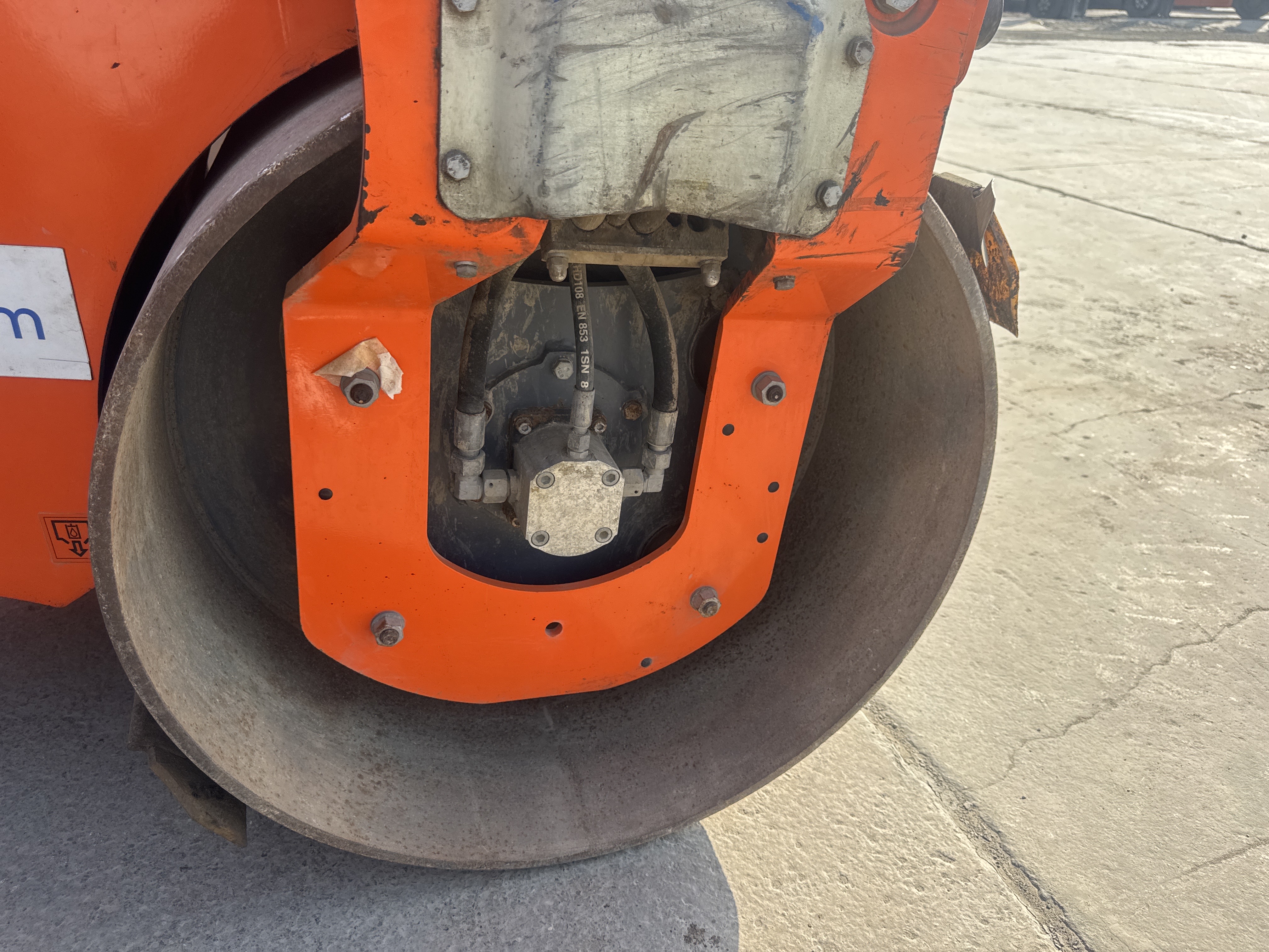 SRC-019-Hamm-HD-12-VV-Tandem-rollers-inspection-Chassis-Front-drum-forks-1