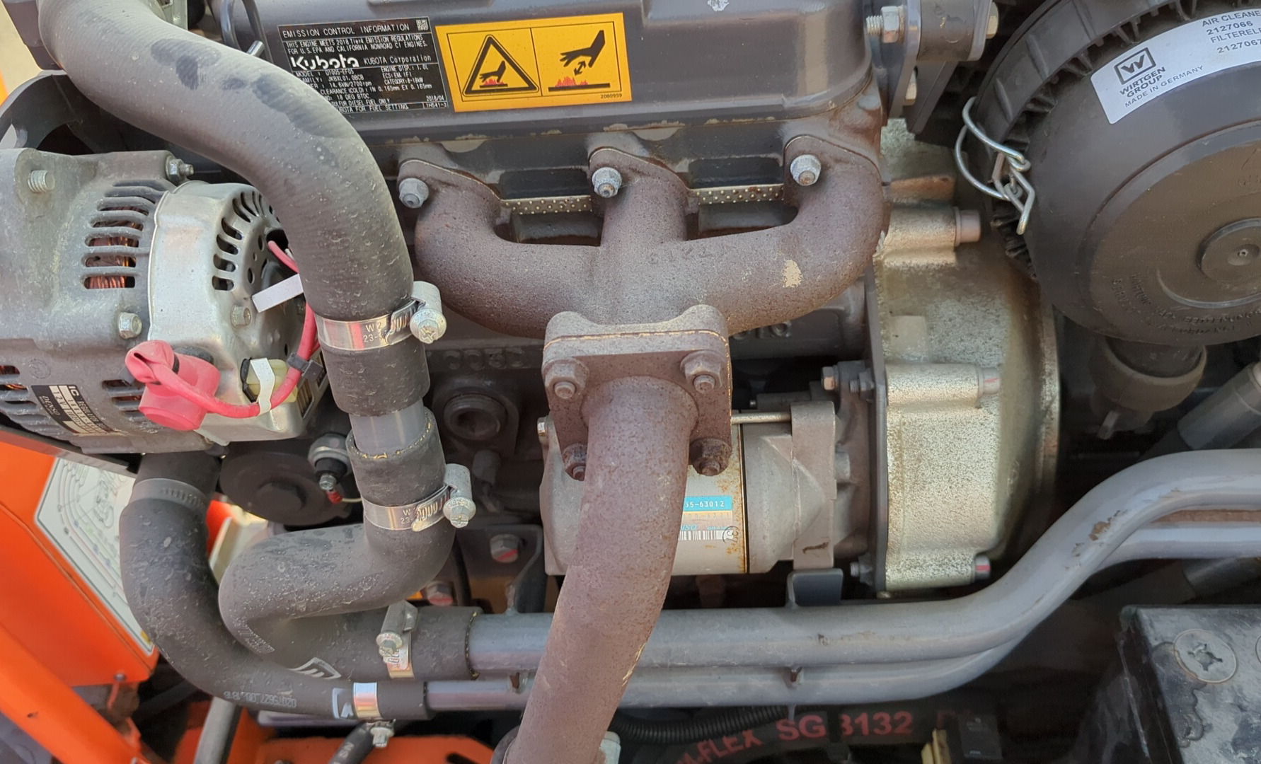 SRC-018-Hamm-HD-8-VV-Tandem-rollers-inspection-Engine-Exhaust-system-1