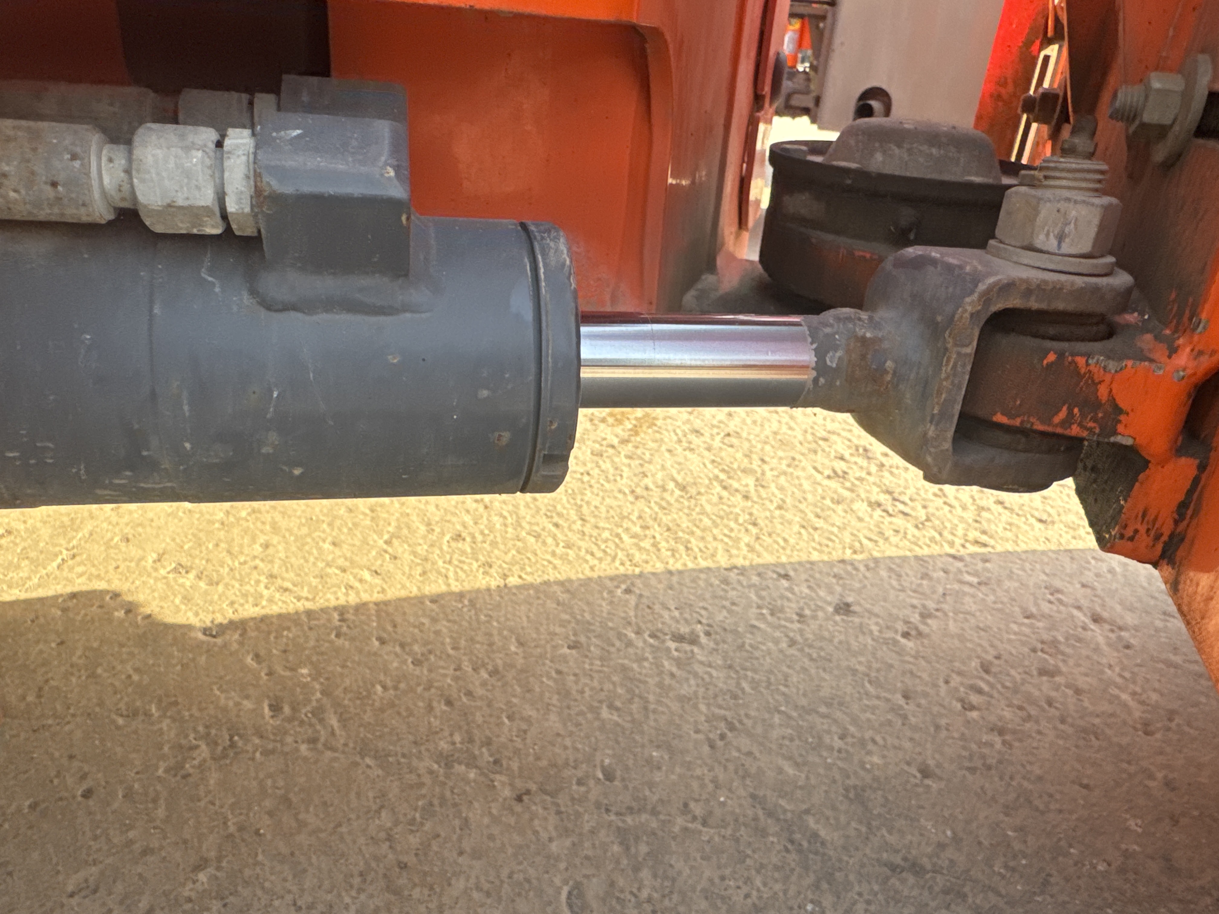 SRC-019-Hamm-HD-12-VV-Tandem-rollers-inspection-Hydraulics-Steering-cylinders-1