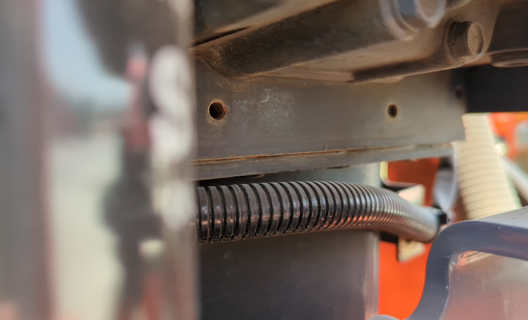 SRC-018-Hamm-HD-8-VV-Tandem-rollers-inspection-Engine-Engine-oil-leaks-1