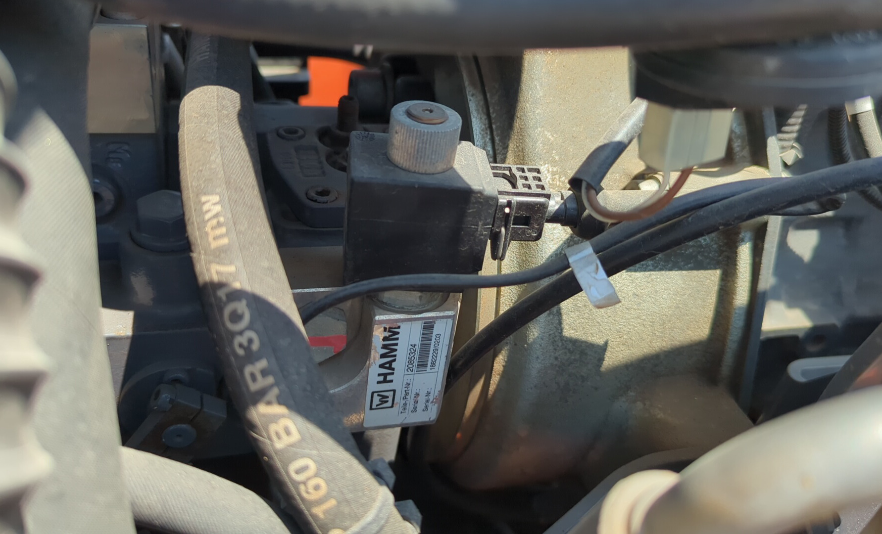 SRC-018-Hamm-HD-8-VV-Tandem-rollers-inspection-Hydraulics-Wiring-harness-1