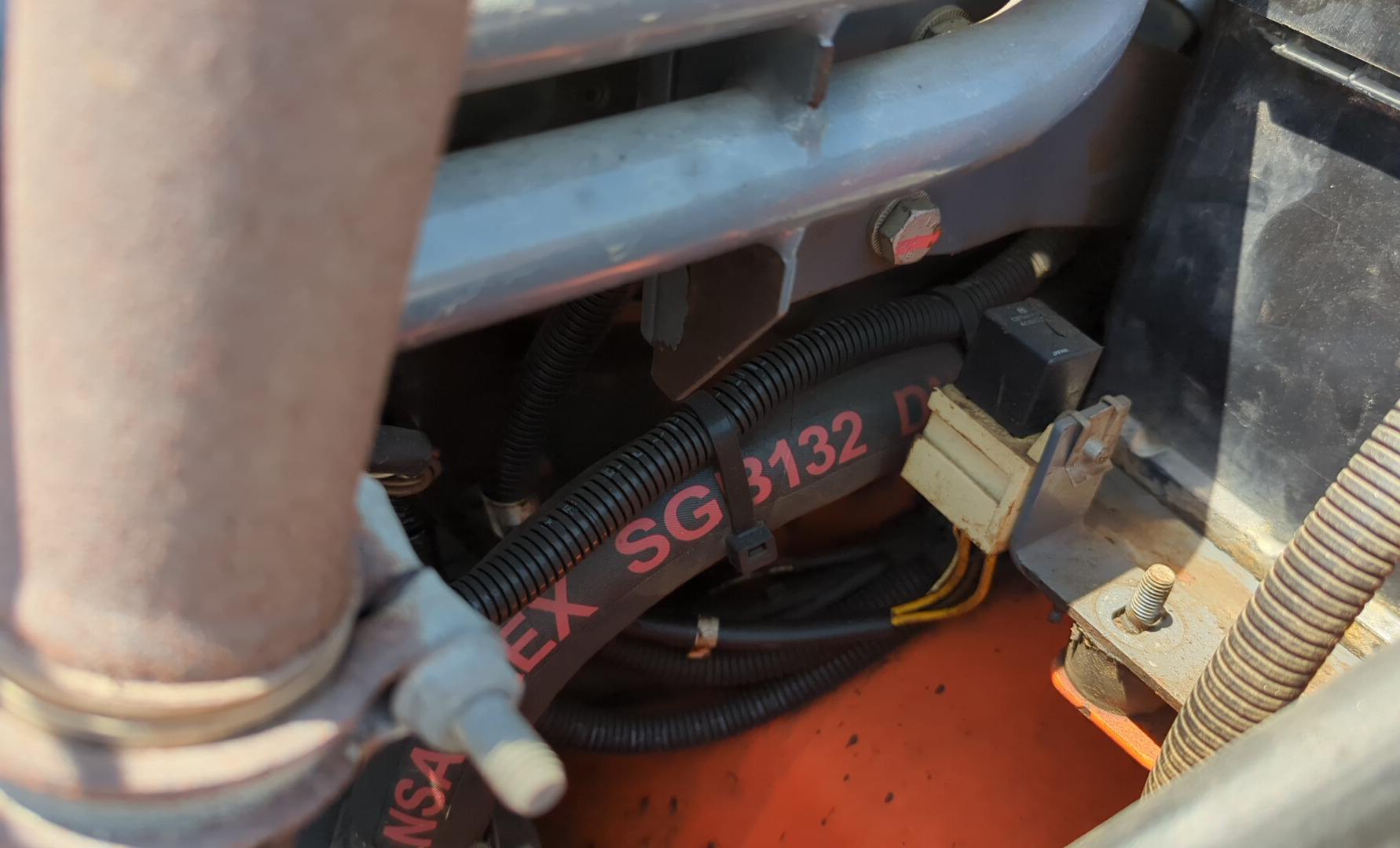 SRC-018-Hamm-HD-8-VV-Tandem-rollers-inspection-Hydraulics-Wiring-harness-1