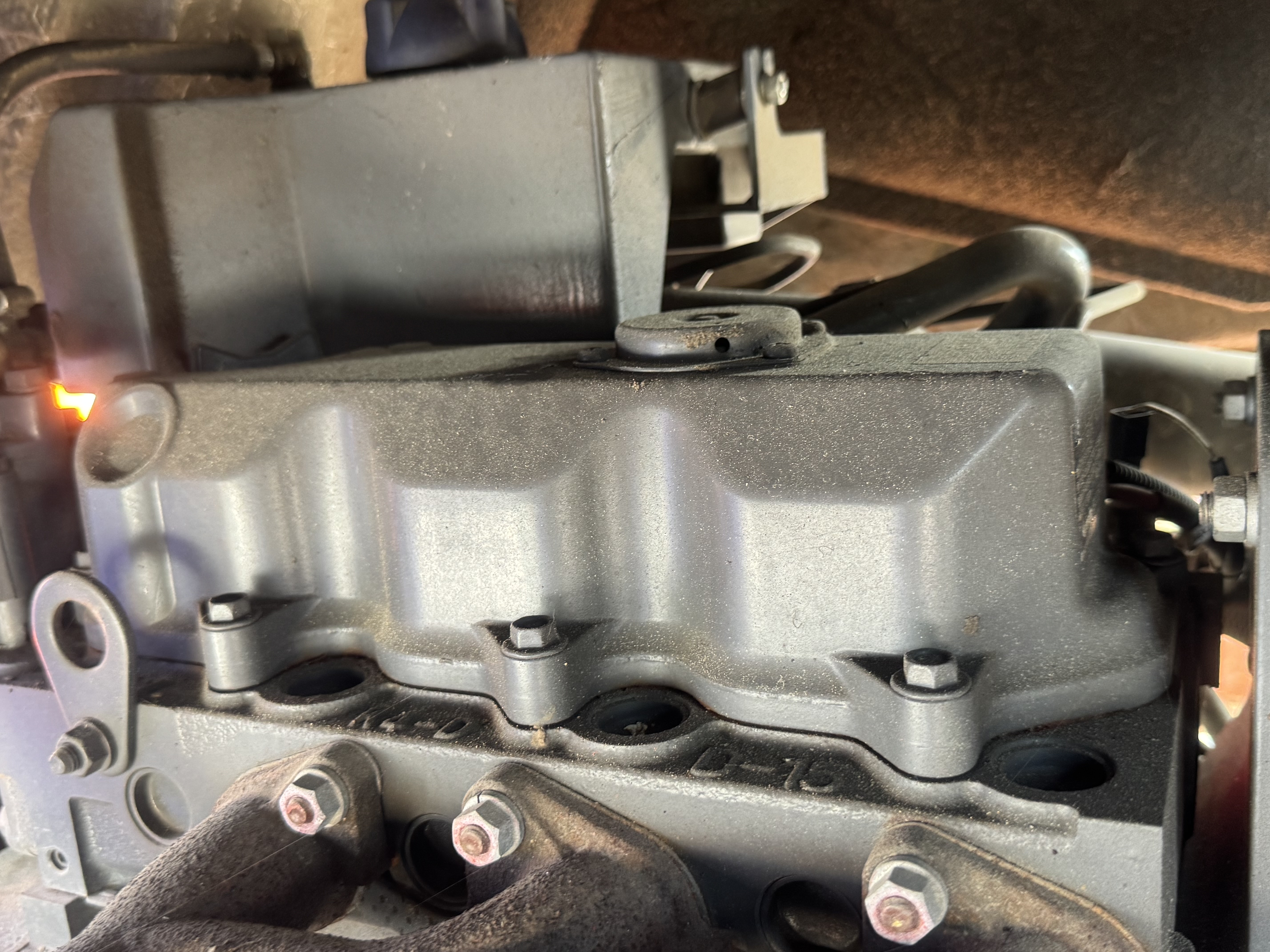 SRC-019-Hamm-HD-12-VV-Tandem-rollers-inspection-Engine-Engine-oil-leaks-1