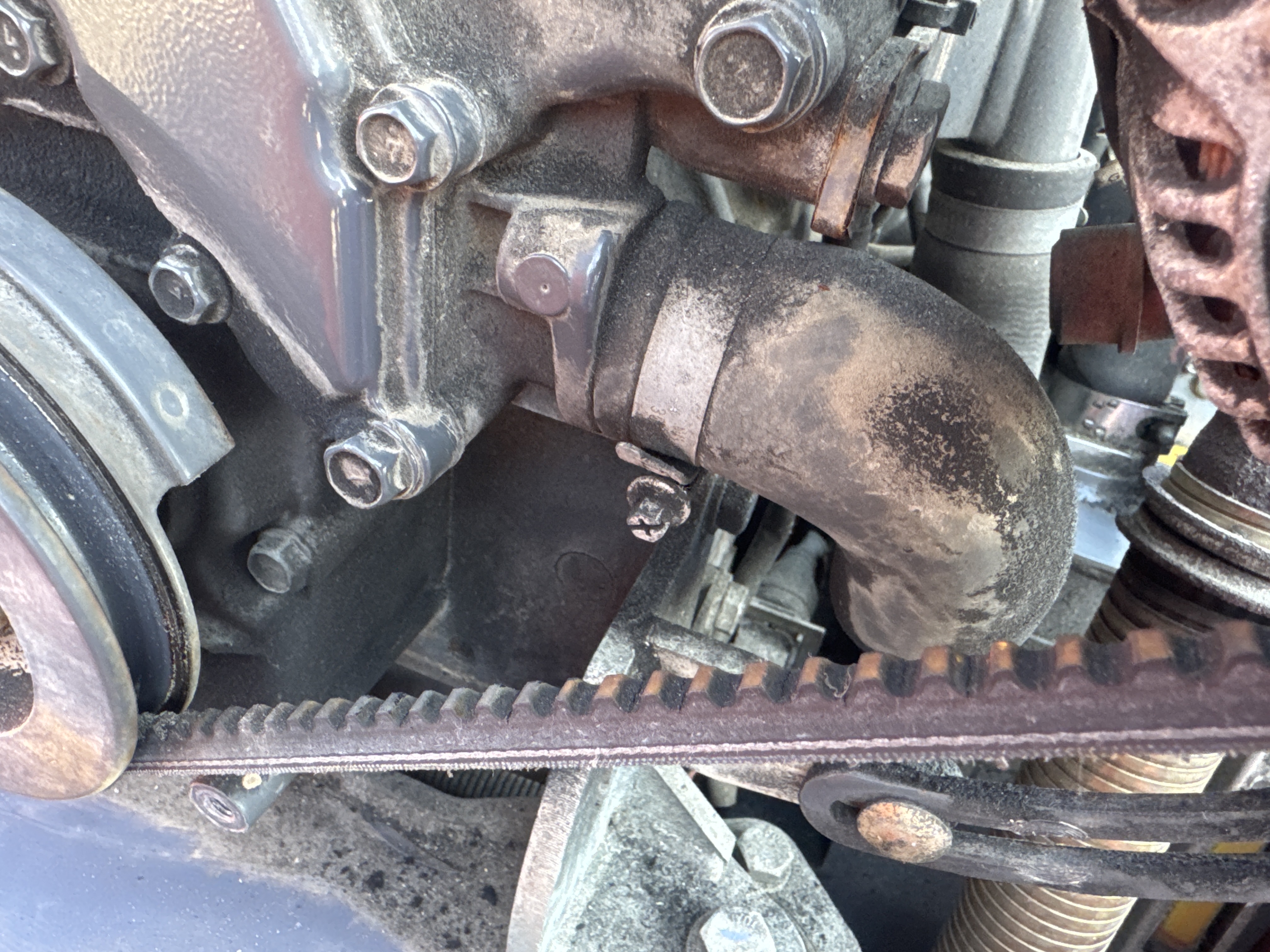 SRC-019-Hamm-HD-12-VV-Tandem-rollers-inspection-Engine-Belts-1