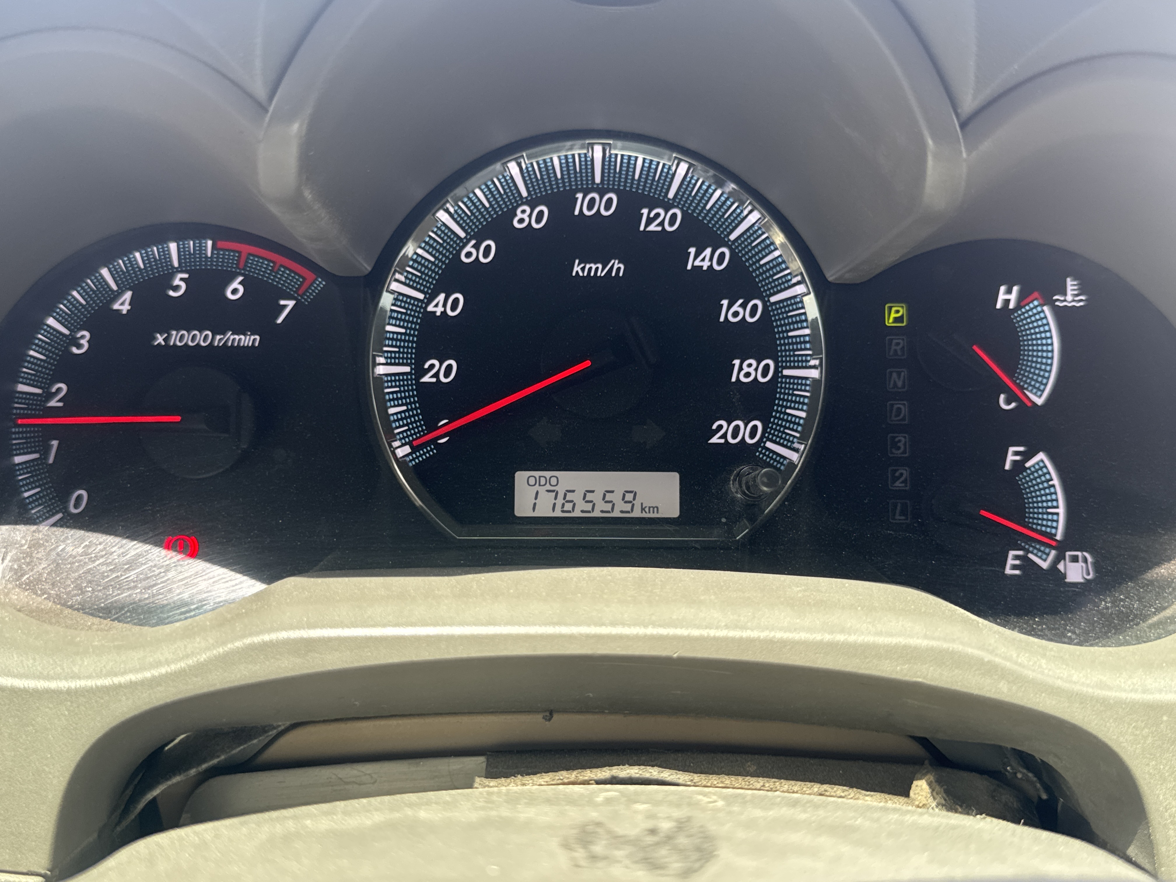 SUV-002-Toyota-Fortuner-SUVs-inspection-Interior-Instrument-cluster-2