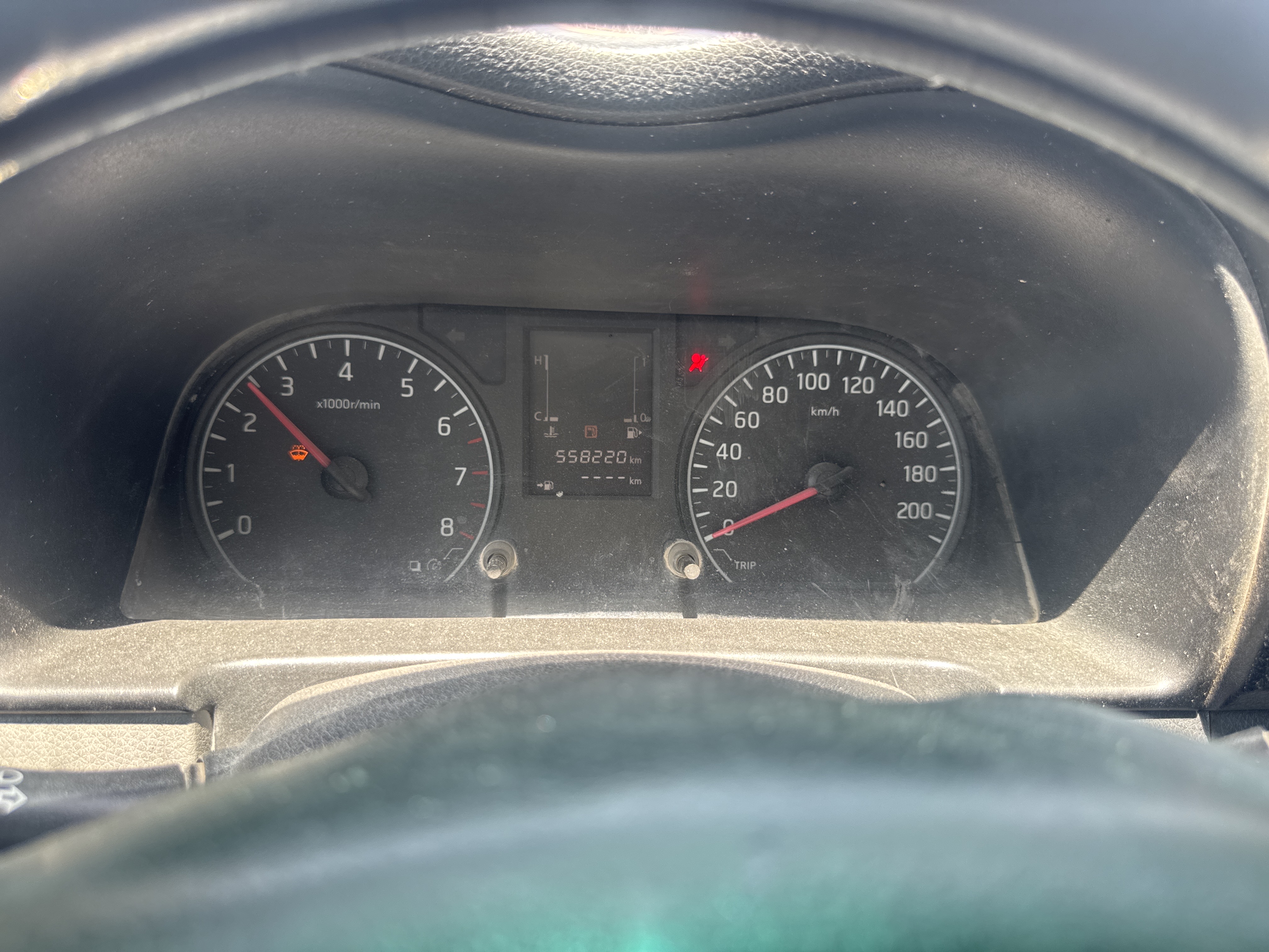 VPV-001-Nissan-Urvan-Passenger-vans-inspection-Interior-Instrument-cluster-2