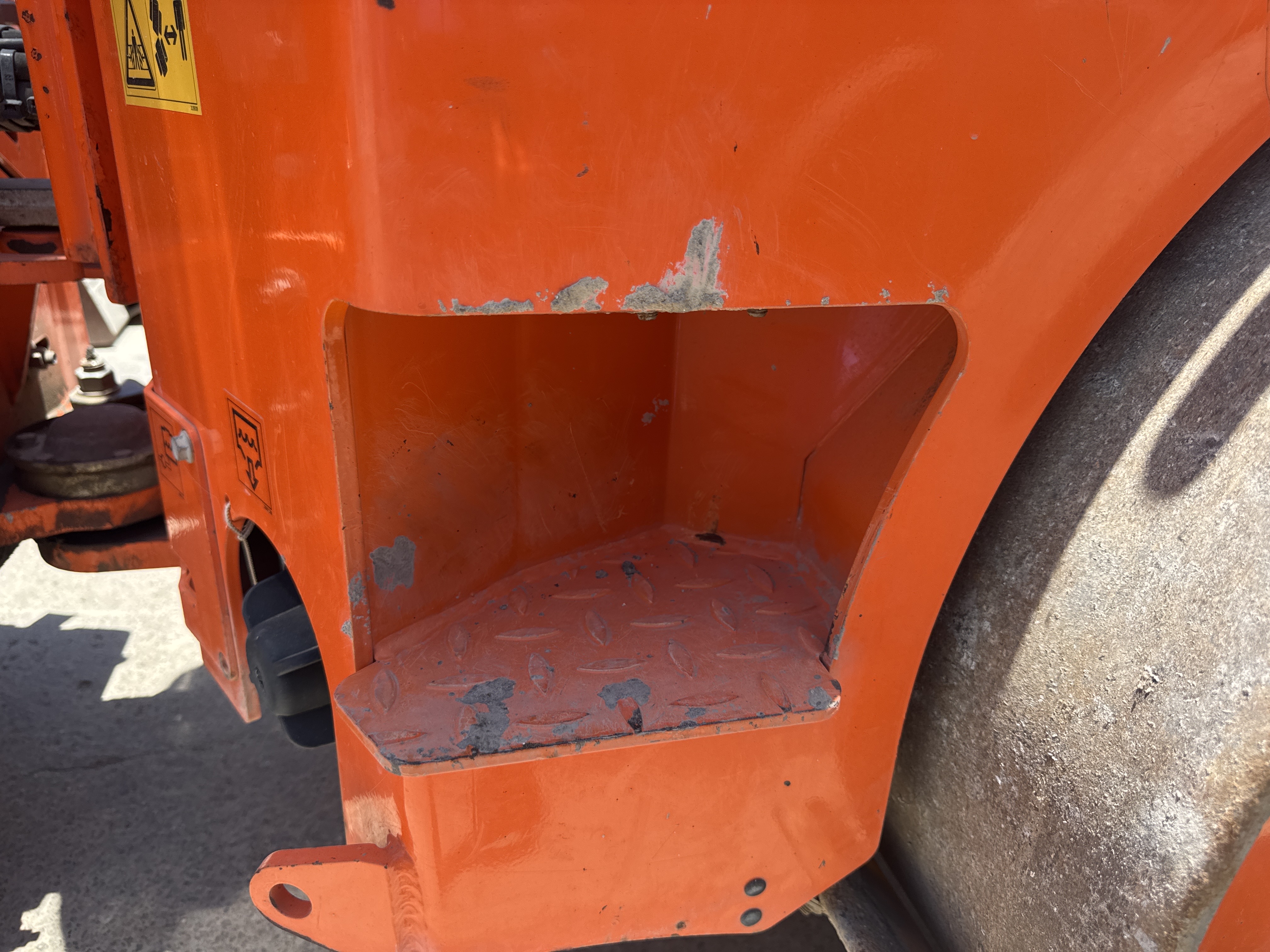 SRC-019-Hamm-HD-12-VV-Tandem-rollers-inspection-Structure-Steps/ladders-1