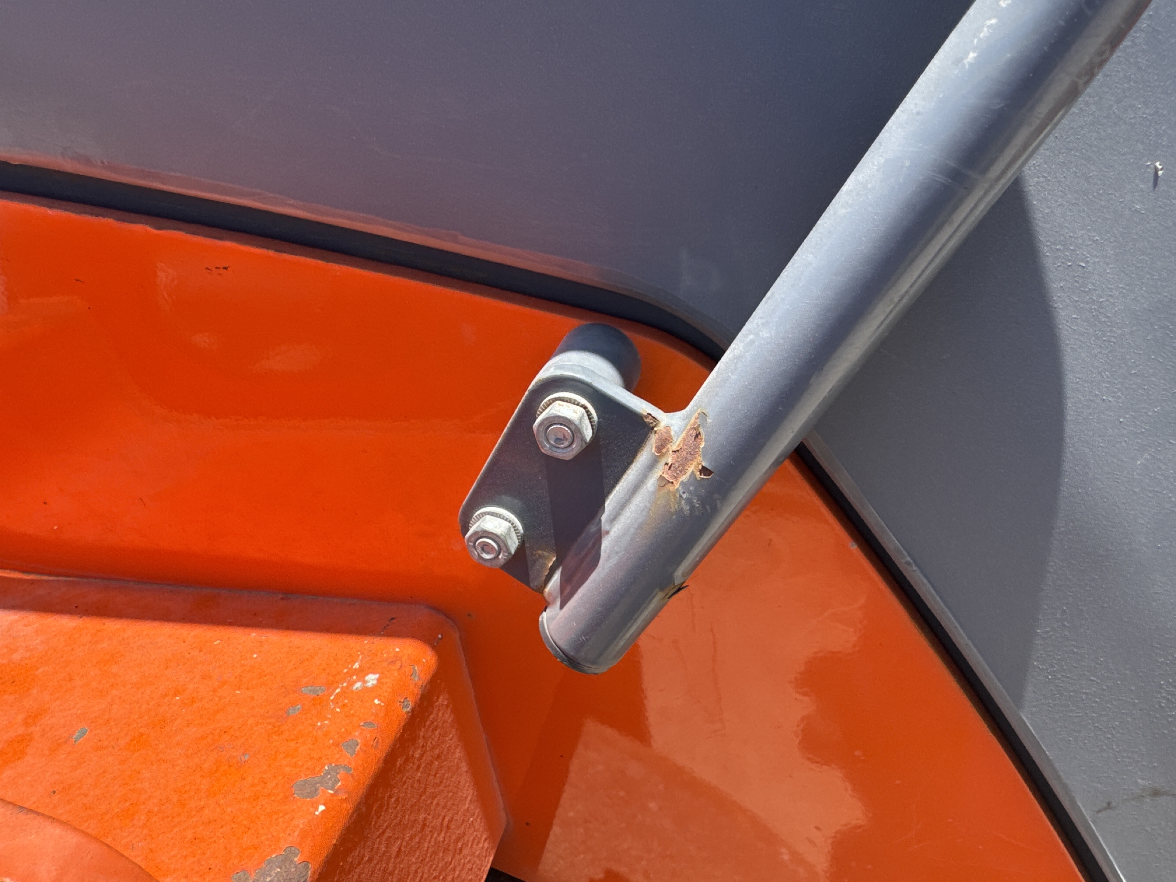 SRC-019-Hamm-HD-12-VV-Tandem-rollers-inspection-Structure-Handrails-1