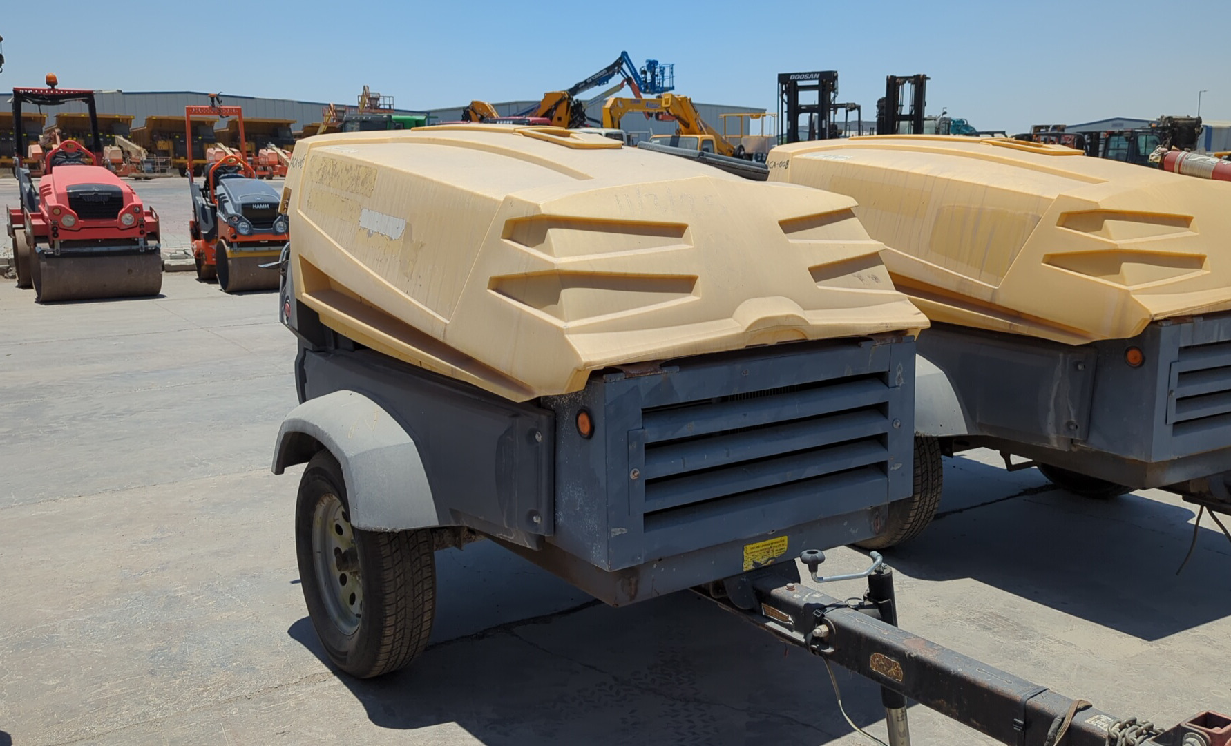 ACA-005-أطلس-كوبكو-XAS-185-T4F-كومبريسرات-هواء-فحص-الهيكل-الصبغ-1