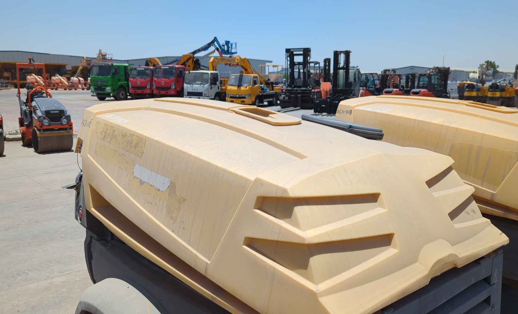 ACA-005-أطلس-كوبكو-XAS-185-T4F-كومبريسرات-هواء-فحص-الهيكل-الصفائح-المعدنية-(الفيبرجلاس)-1