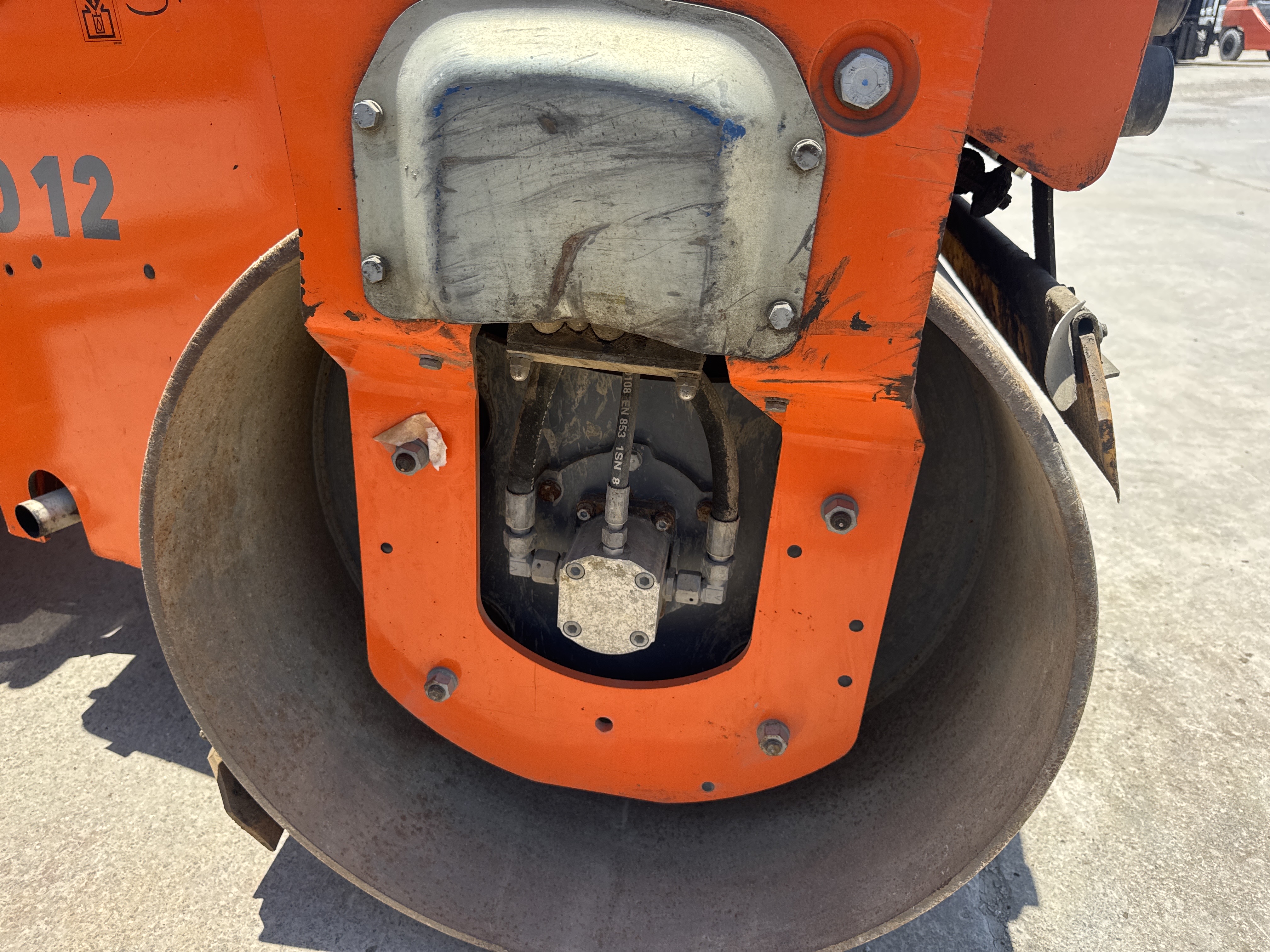 SRC-019-Hamm-HD-12-VV-Tandem-rollers-inspection-Structure-Front-drum-forks-1