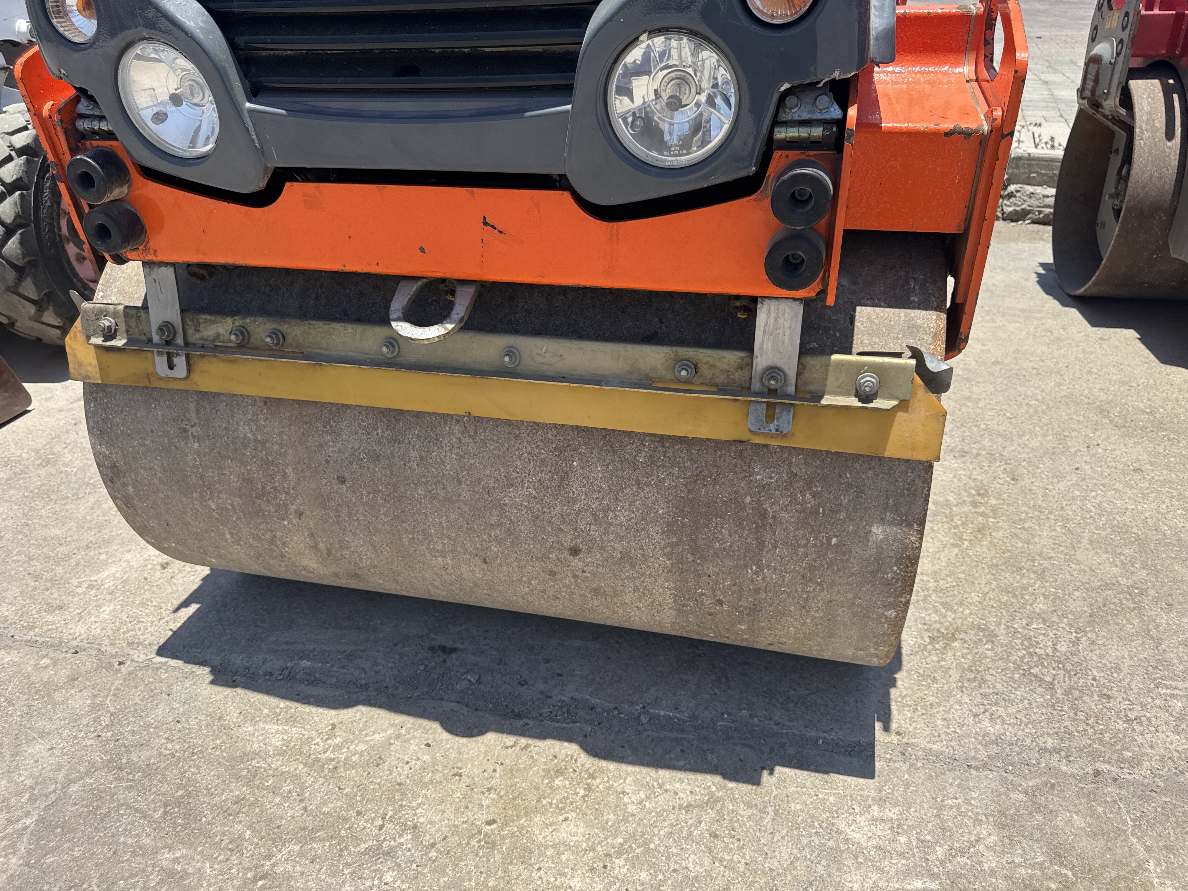 SRC-019-Hamm-HD-12-VV-Tandem-rollers-inspection-Structure-Front-drum-forks-1