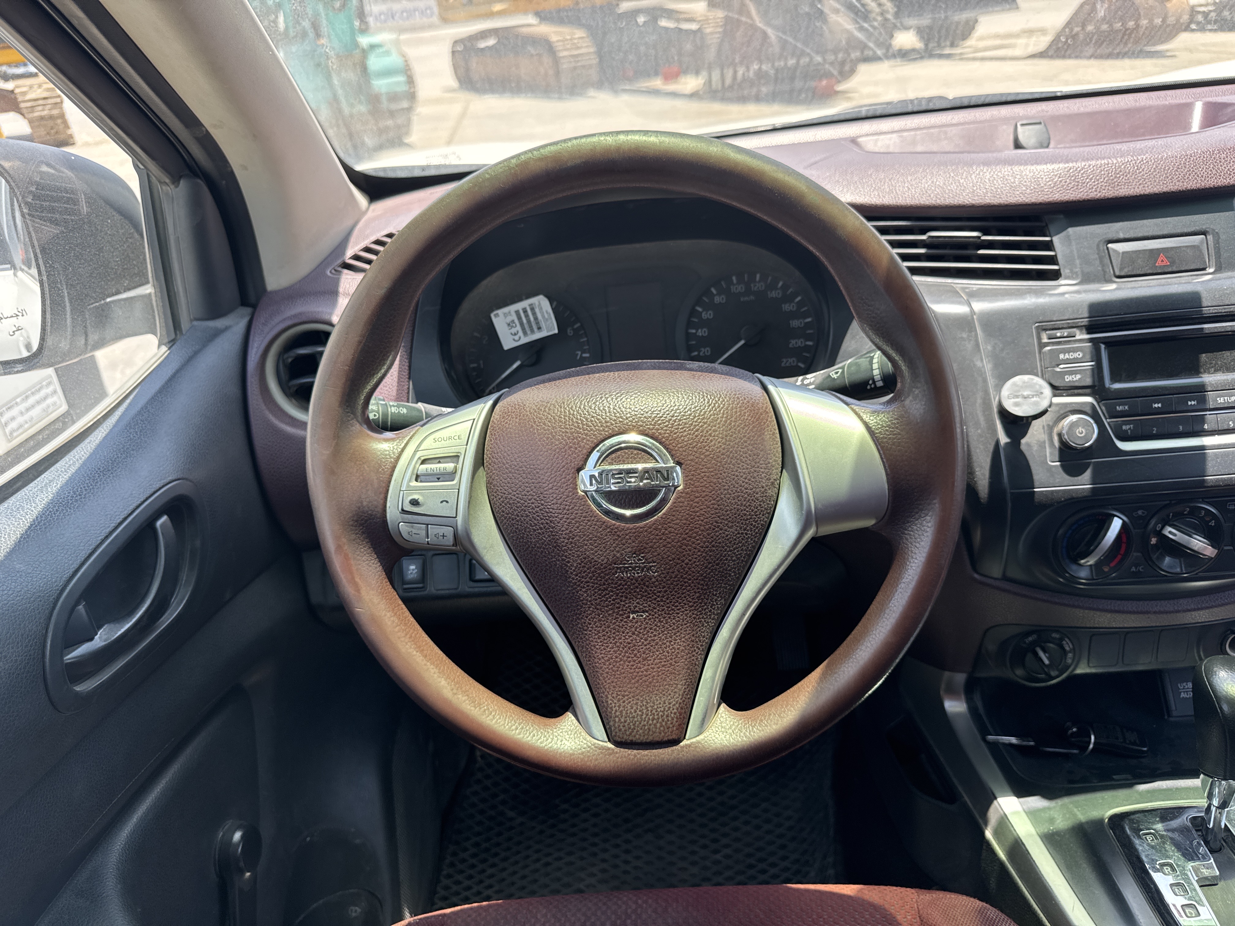 PUV-001-Nissan-Navara-4WD-Pickups-inspection-Interior-Steering-wheel-2