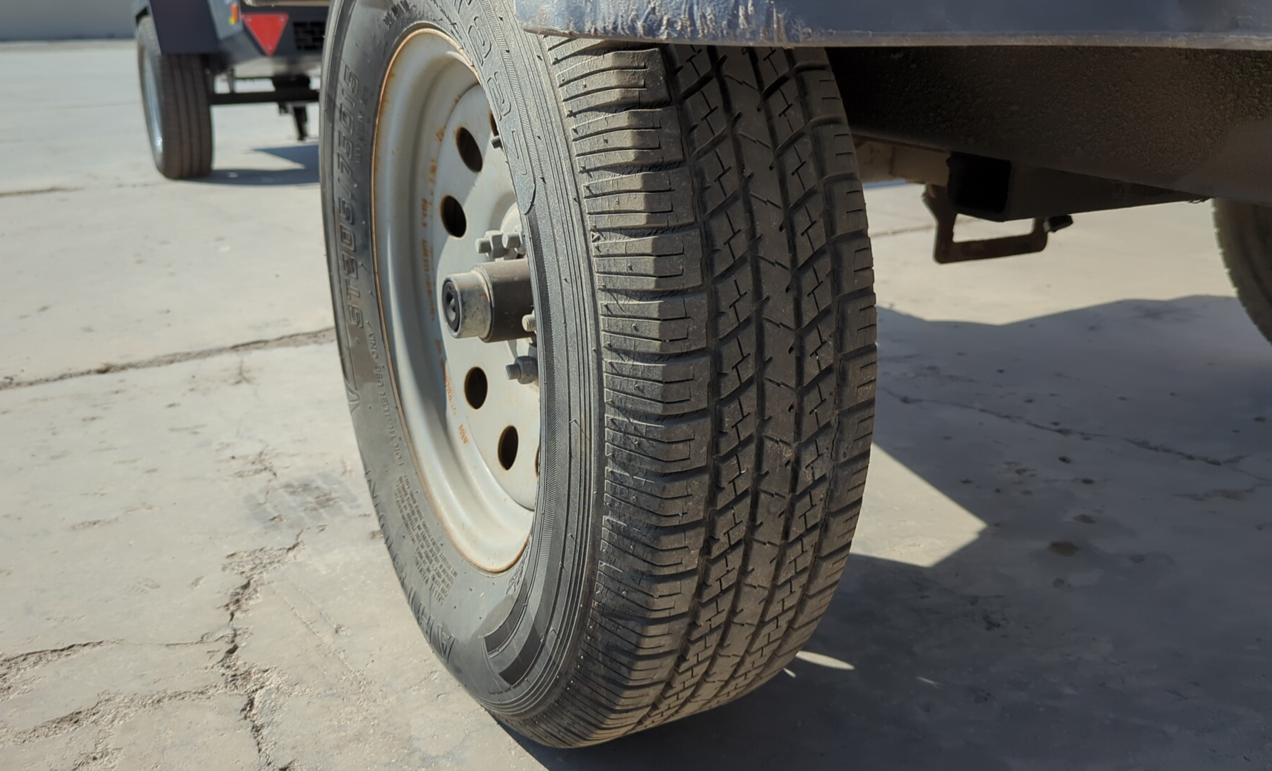 ACA-006-أطلس-كوبكو-XAS-185-T4F-كومبريسرات-هواء-فحص-الهيكل-حالة-الإطار-الأيسر-/-محور-العجلة-1