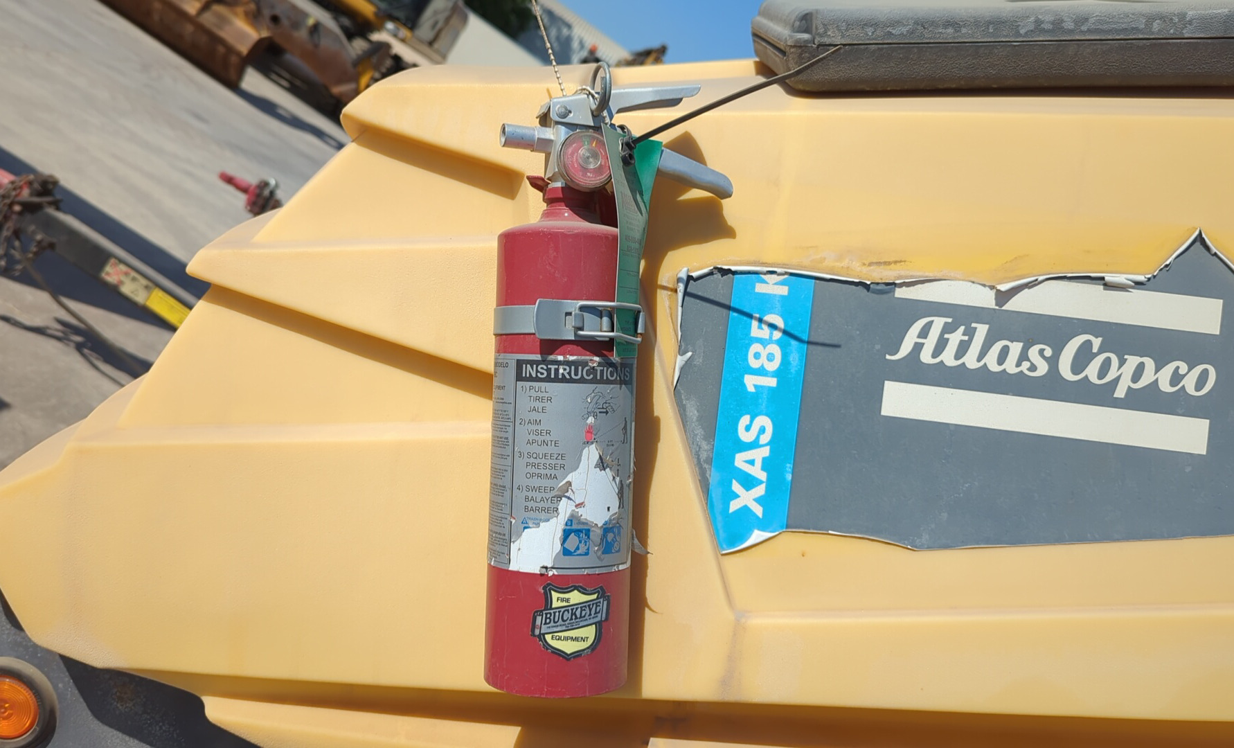 ACA-006-أطلس-كوبكو-XAS-185-T4F-كومبريسرات-هواء-فحص-الأمان-طفاية-الحريق-1