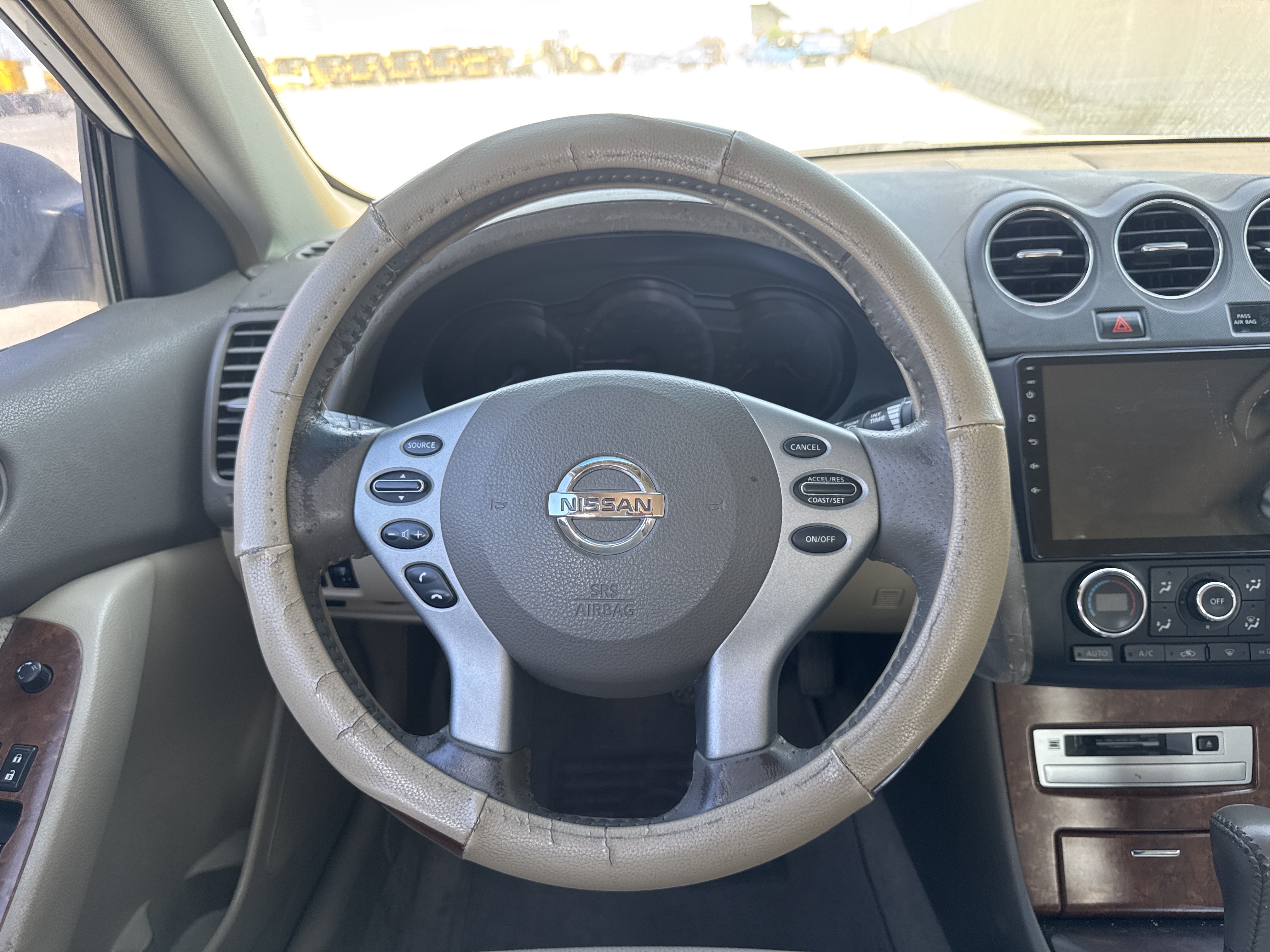 SEV-004-نيسان-Altima-سيارات-فحص-المظهر-الداخلي-عجلة-القيادة-1