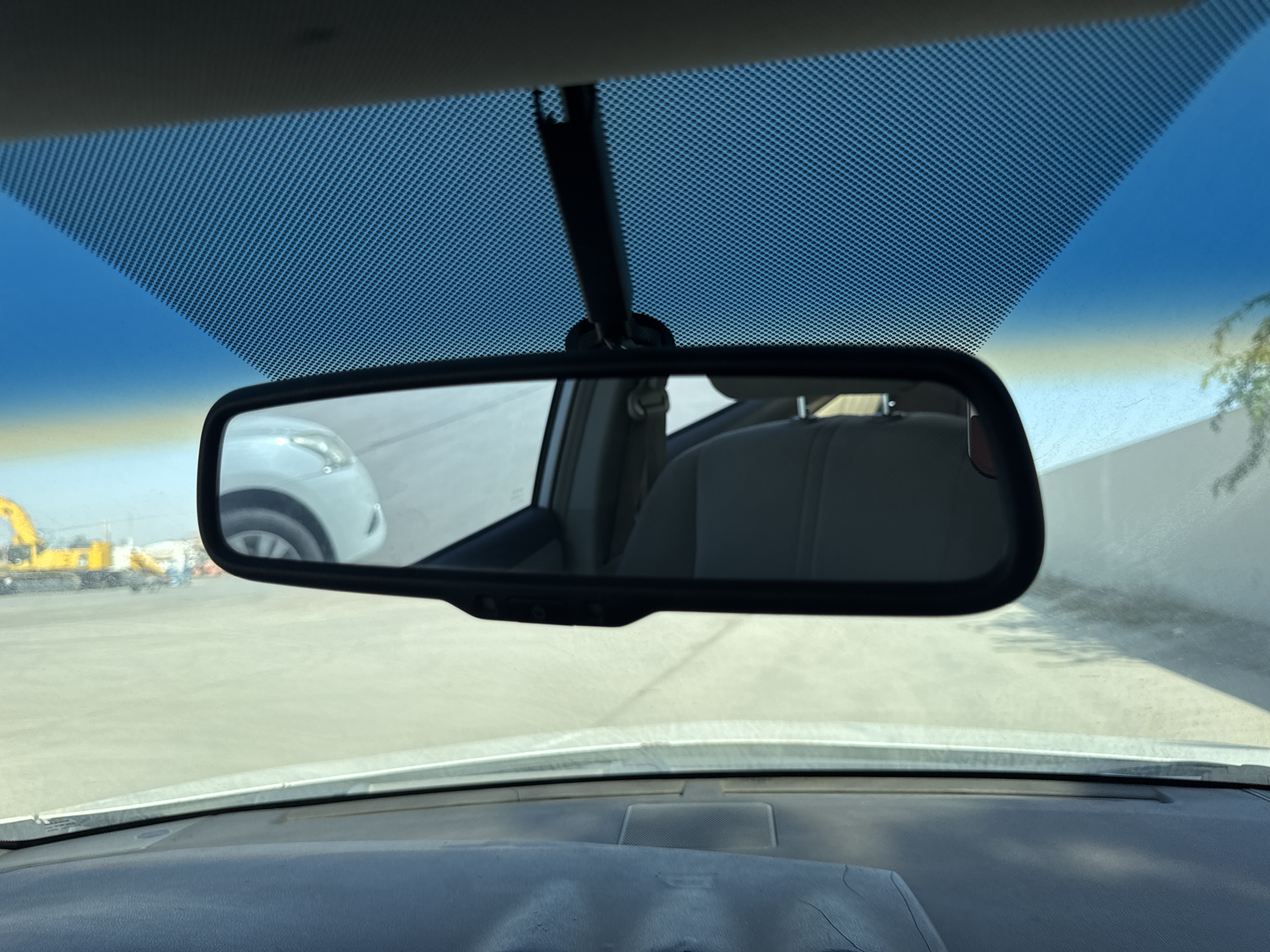 SEV-004-نيسان-Altima-سيارات-فحص-المظهر-الداخلي-مرآة-الرؤية-الخلفية-1