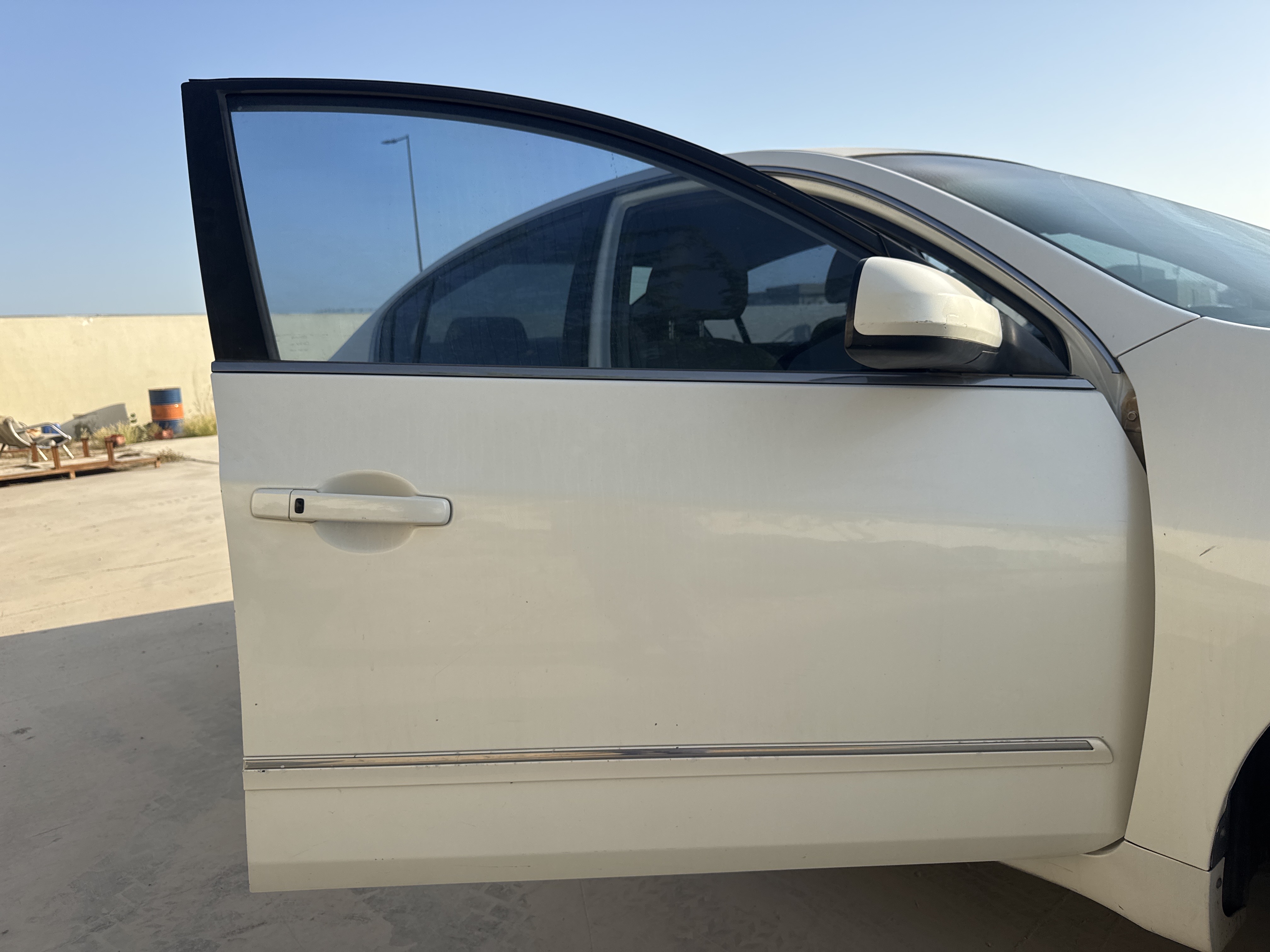 SEV-004-نيسان-Altima-سيارات-فحص-المظهر-الخارجي-الباب-الأمامي-الأيمن-1