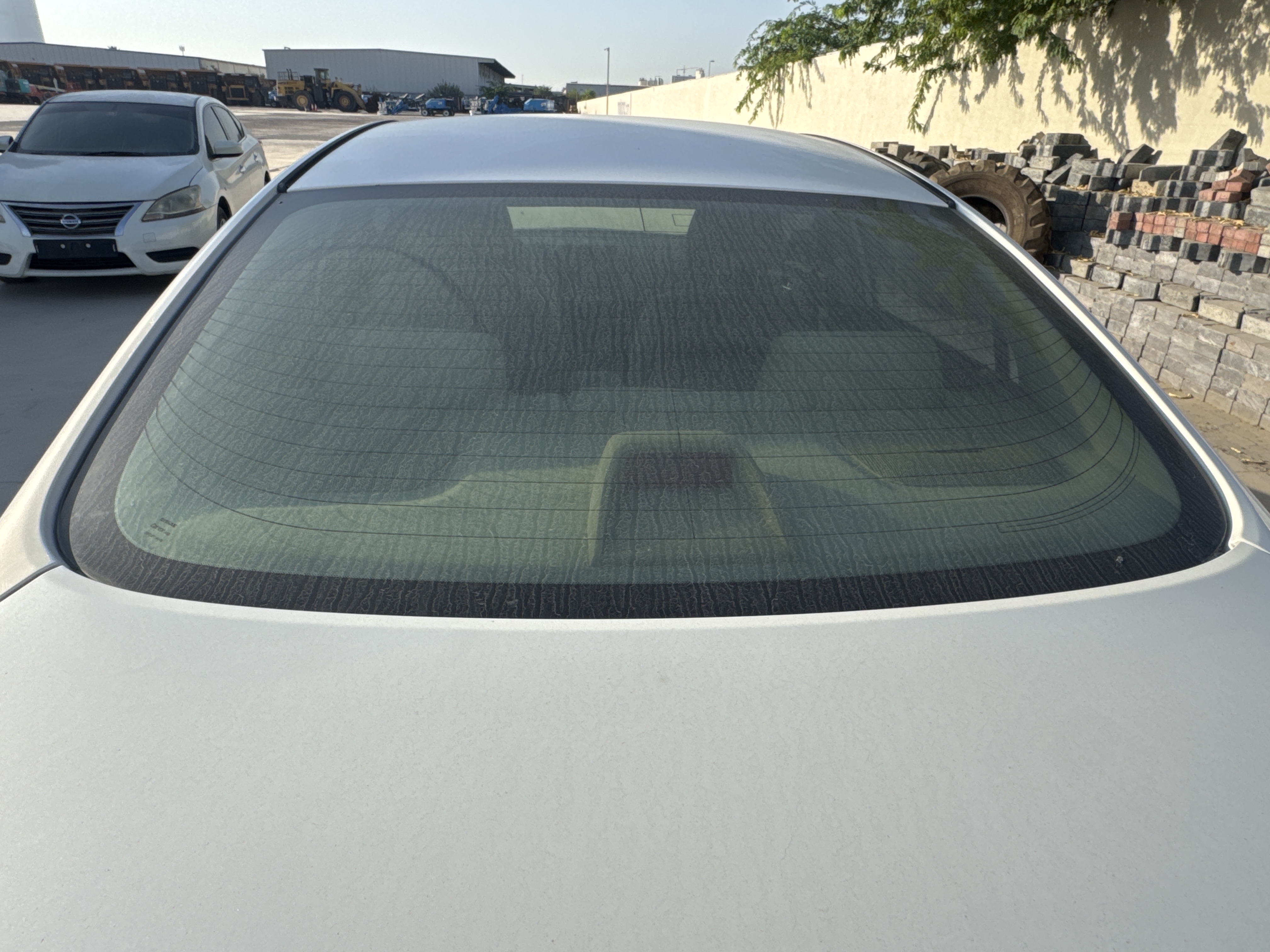 SEV-004-نيسان-Altima-سيارات-فحص-المظهر-الخارجي-الزجاج-الخلفي-1
