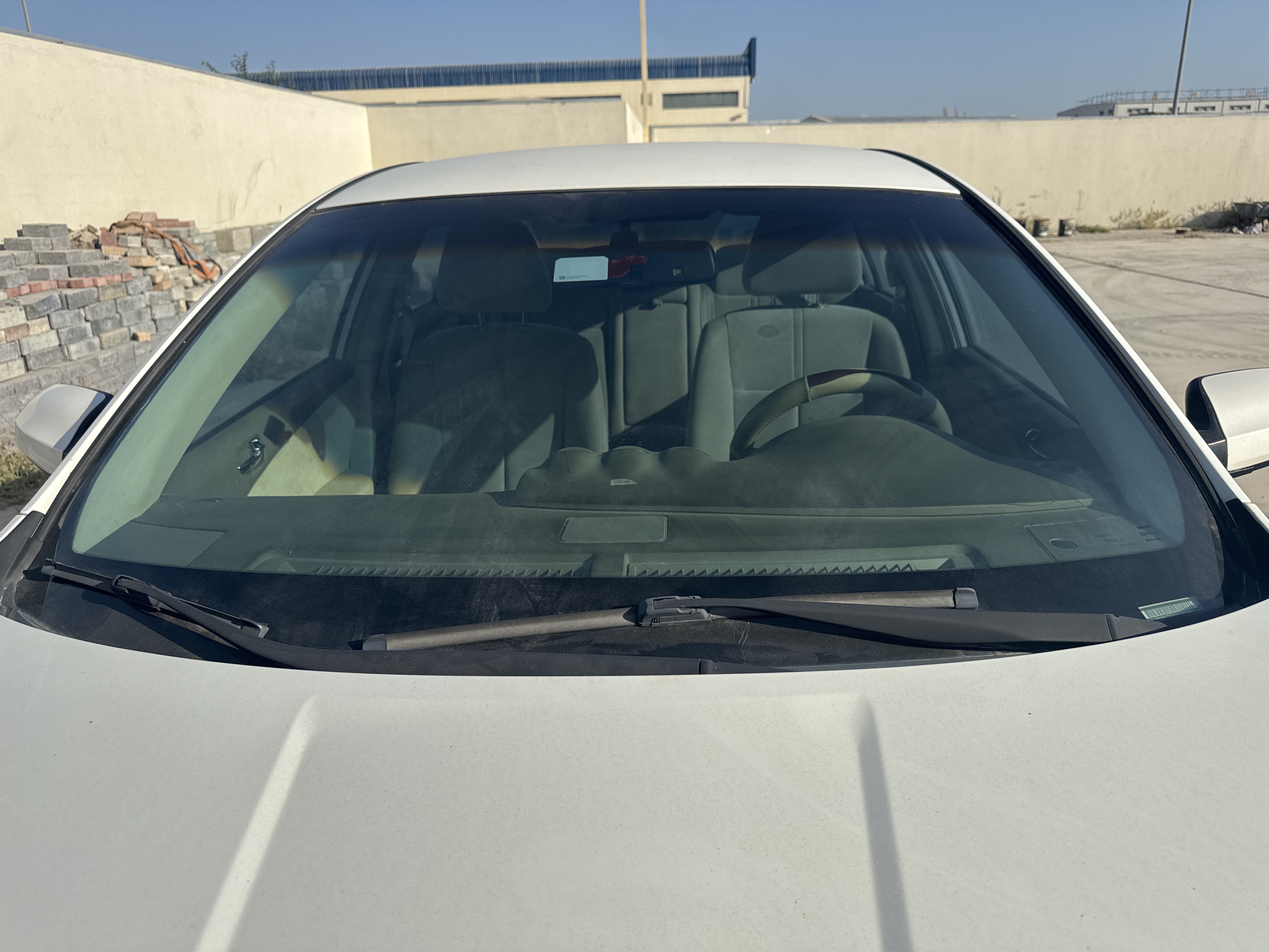 SEV-004-نيسان-Altima-سيارات-فحص-المظهر-الخارجي-الزجاج-الأمامي-2