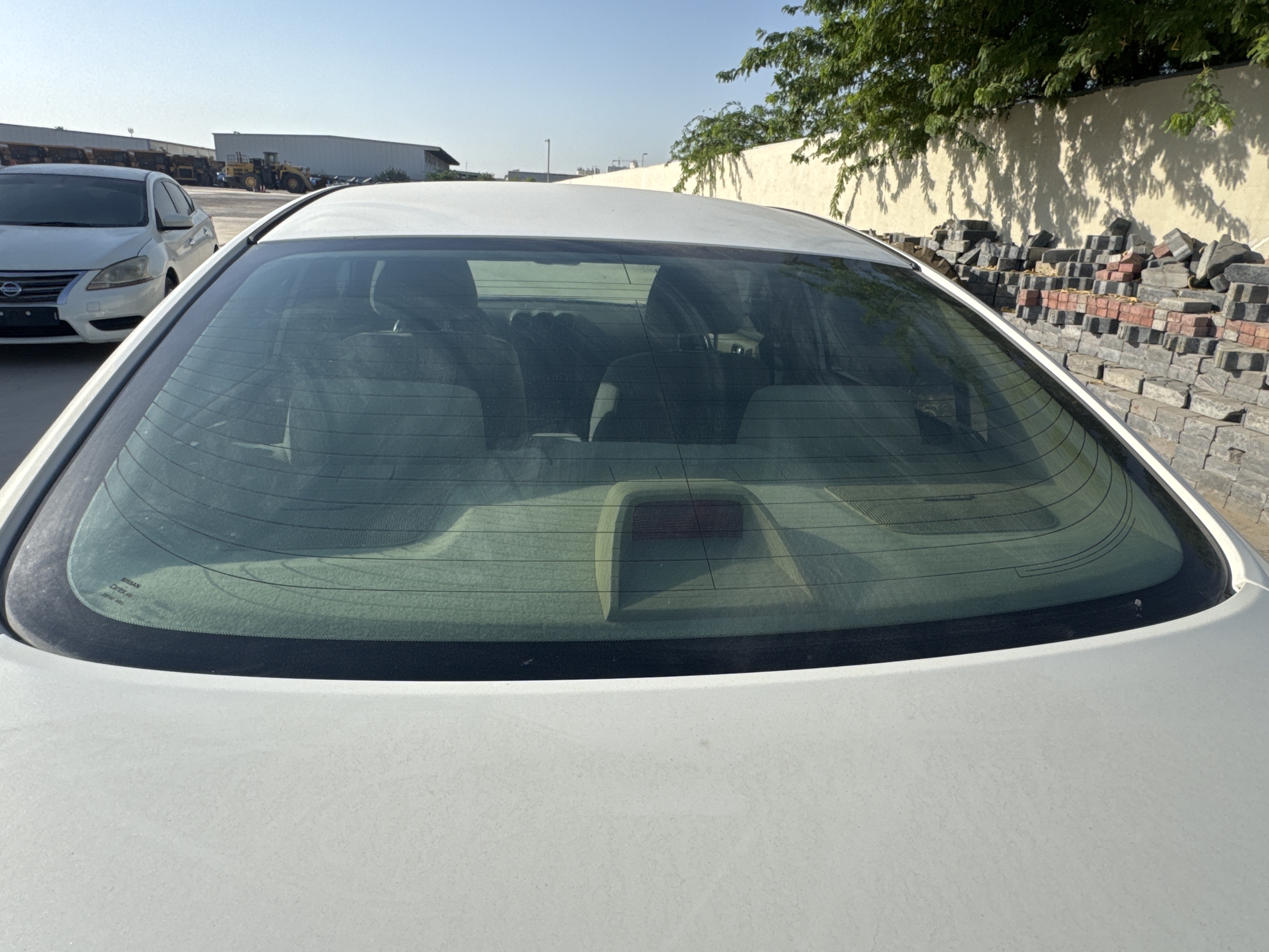 SEV-004-نيسان-Altima-سيارات-فحص-المظهر-الخارجي-الزجاج-الخلفي-2