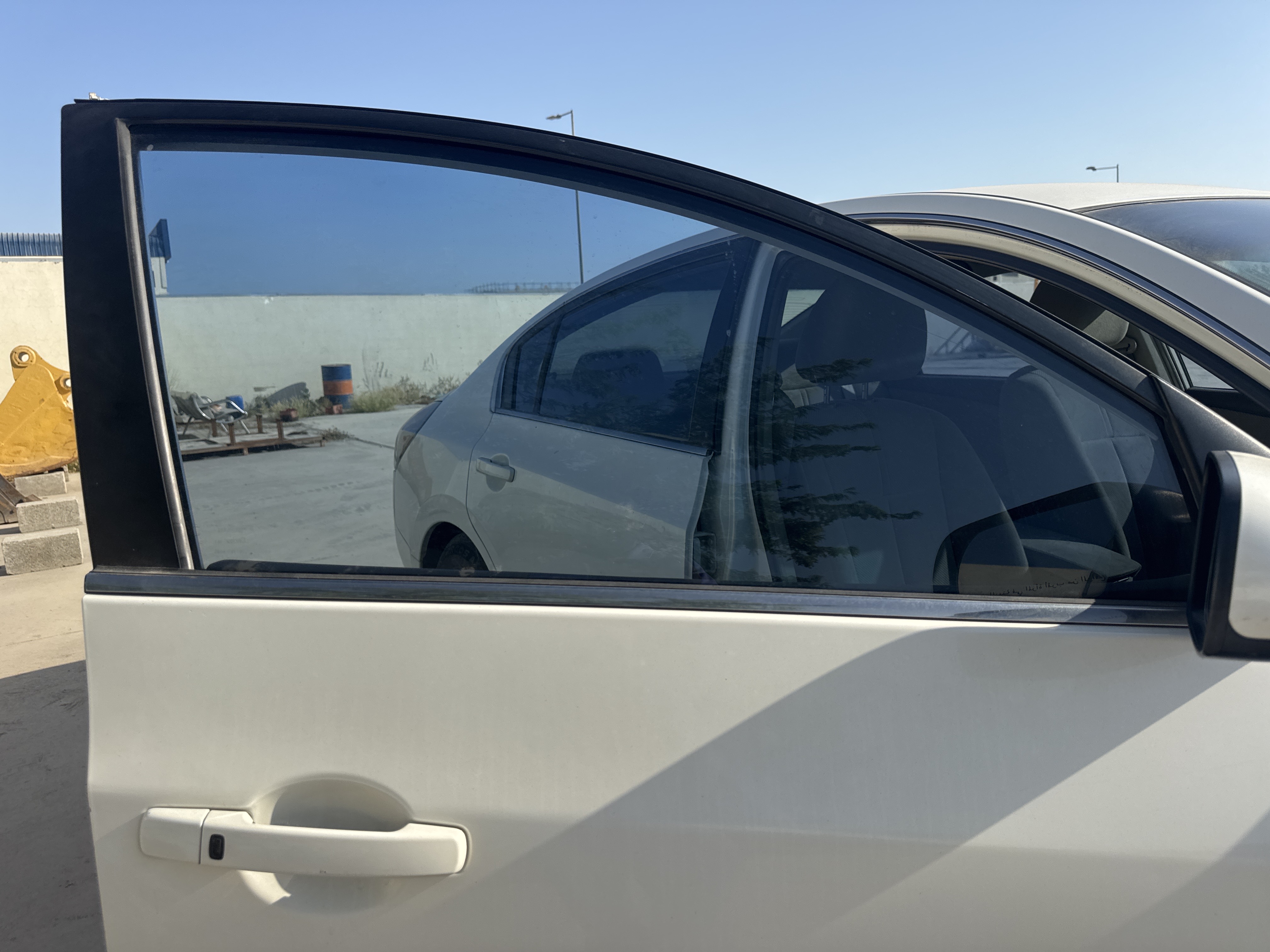 SEV-004-نيسان-Altima-سيارات-فحص-المظهر-الخارجي-زجاج-الباب-الأمامي-الأيمن-1