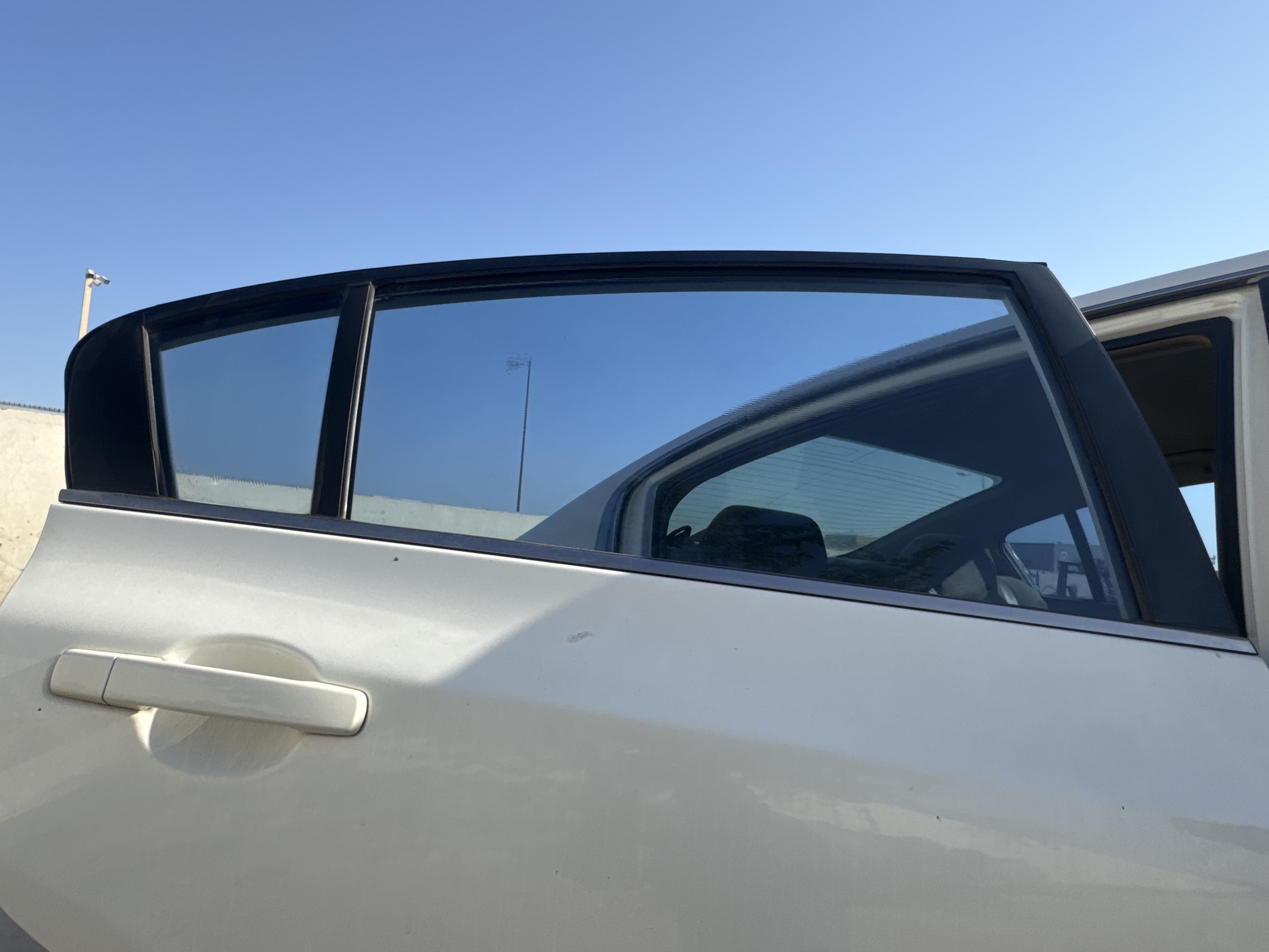 SEV-004-نيسان-Altima-سيارات-فحص-المظهر-الخارجي-زجاج-الباب-الخلفي-الأيمن-1