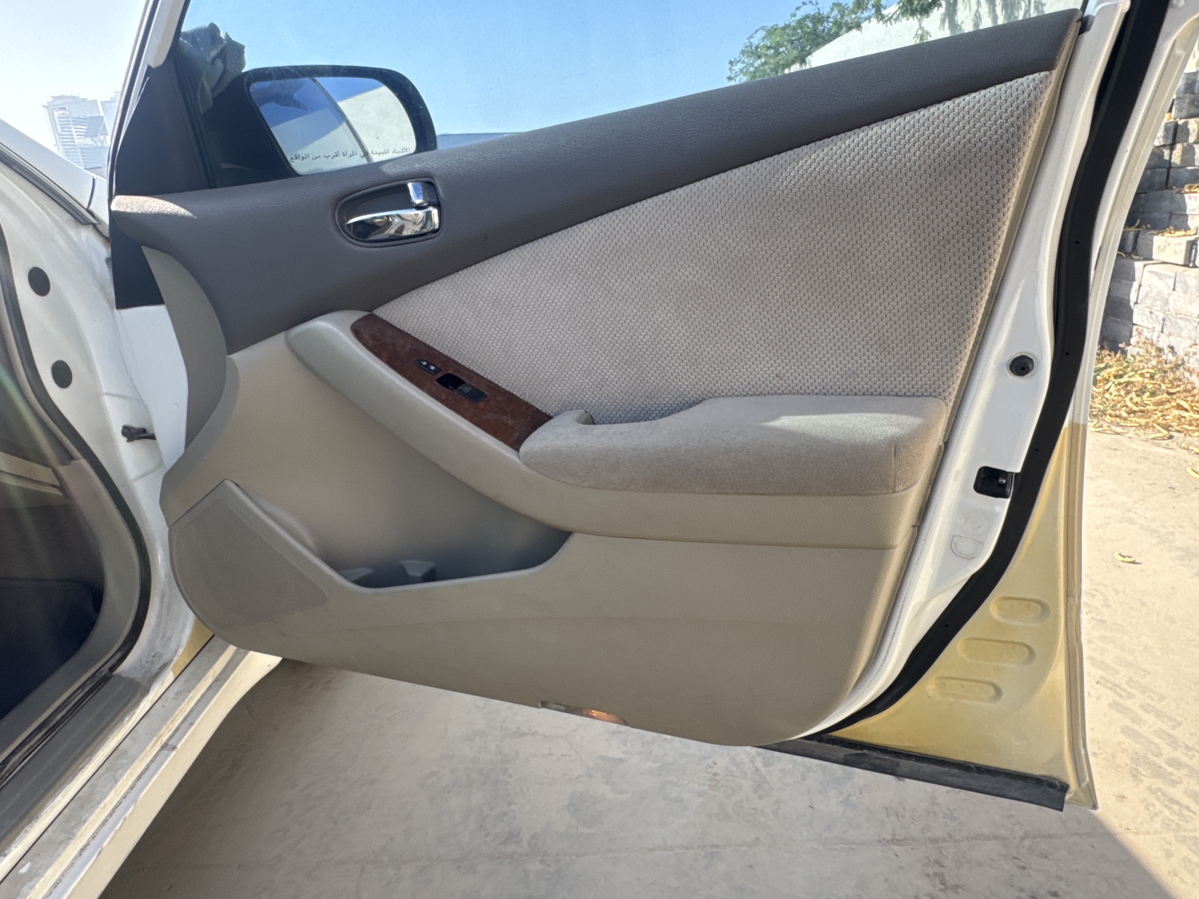 SEV-004-نيسان-Altima-سيارات-فحص-المظهر-الداخلي-بطانة-الأبواب-الداخلية-1