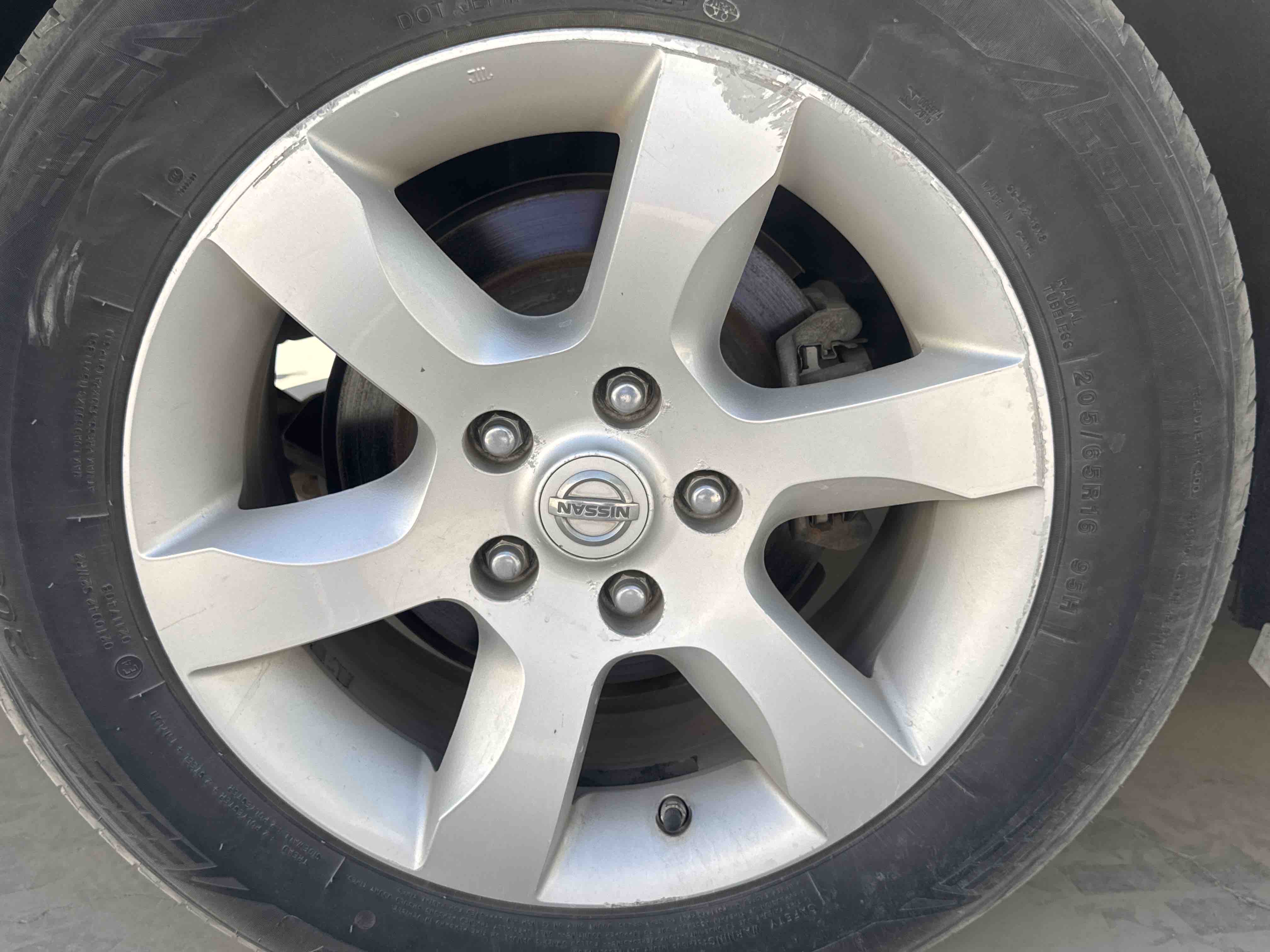 SEV-004-نيسان-Altima-سيارات-فحص-الهيكل-الجنط-الخلفي-الأيمن-/-الرنج-1