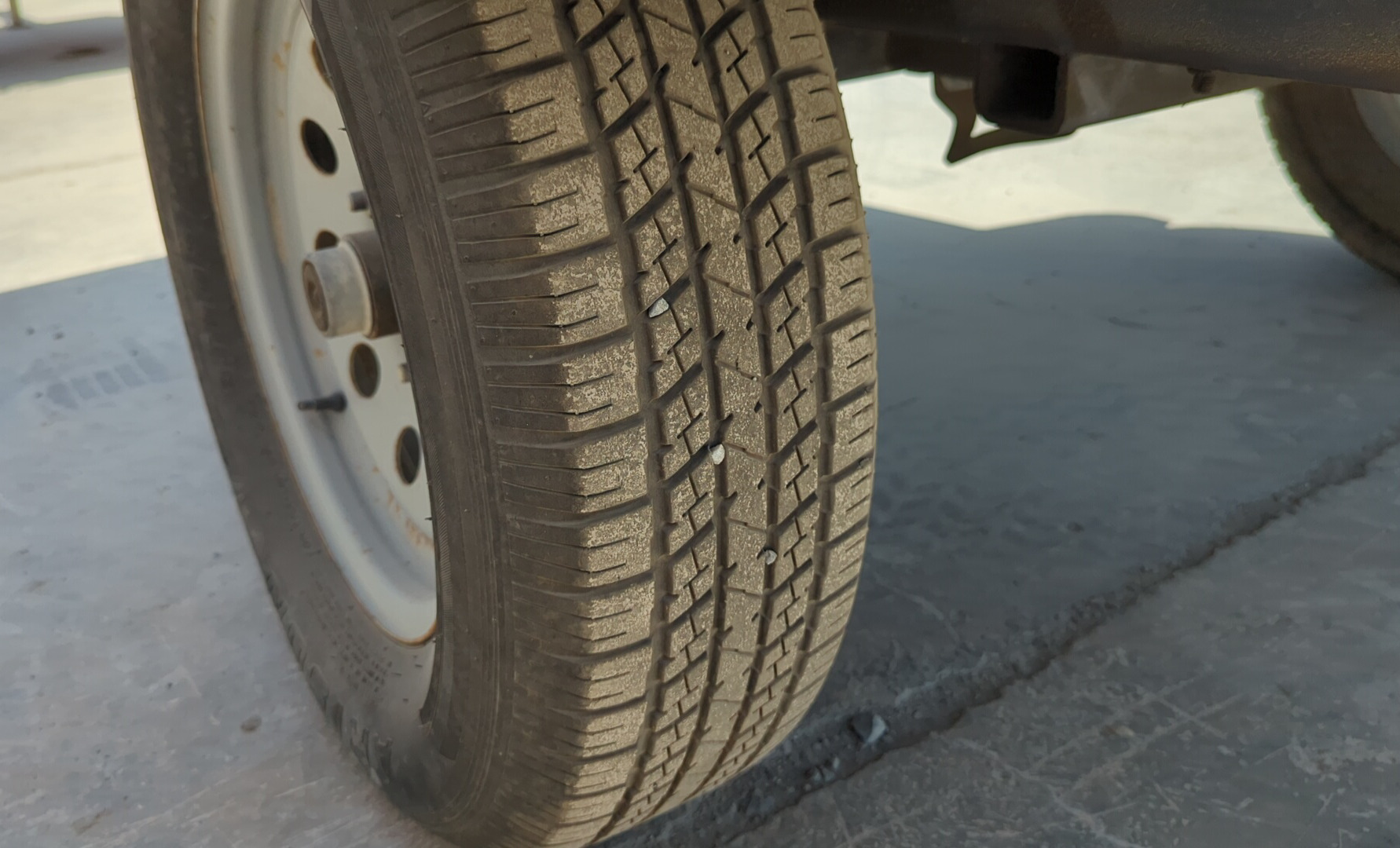 ACA-007-أطلس-كوبكو-XAS-185-T4F-كومبريسرات-هواء-فحص-الهيكل-حالة-الإطار-الأيسر-/-محور-العجلة-1