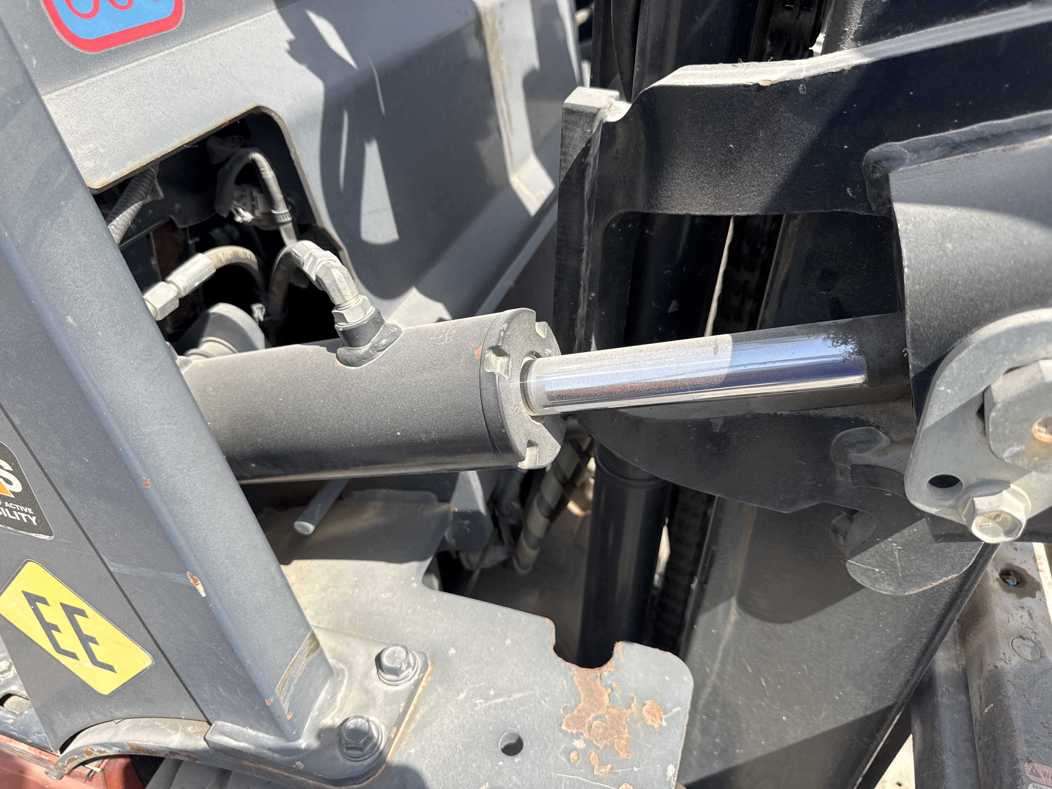 FLM-002-Toyota-8FBCU25-Forklifts-inspection-Hydraulics-Tilt-cylinders-1