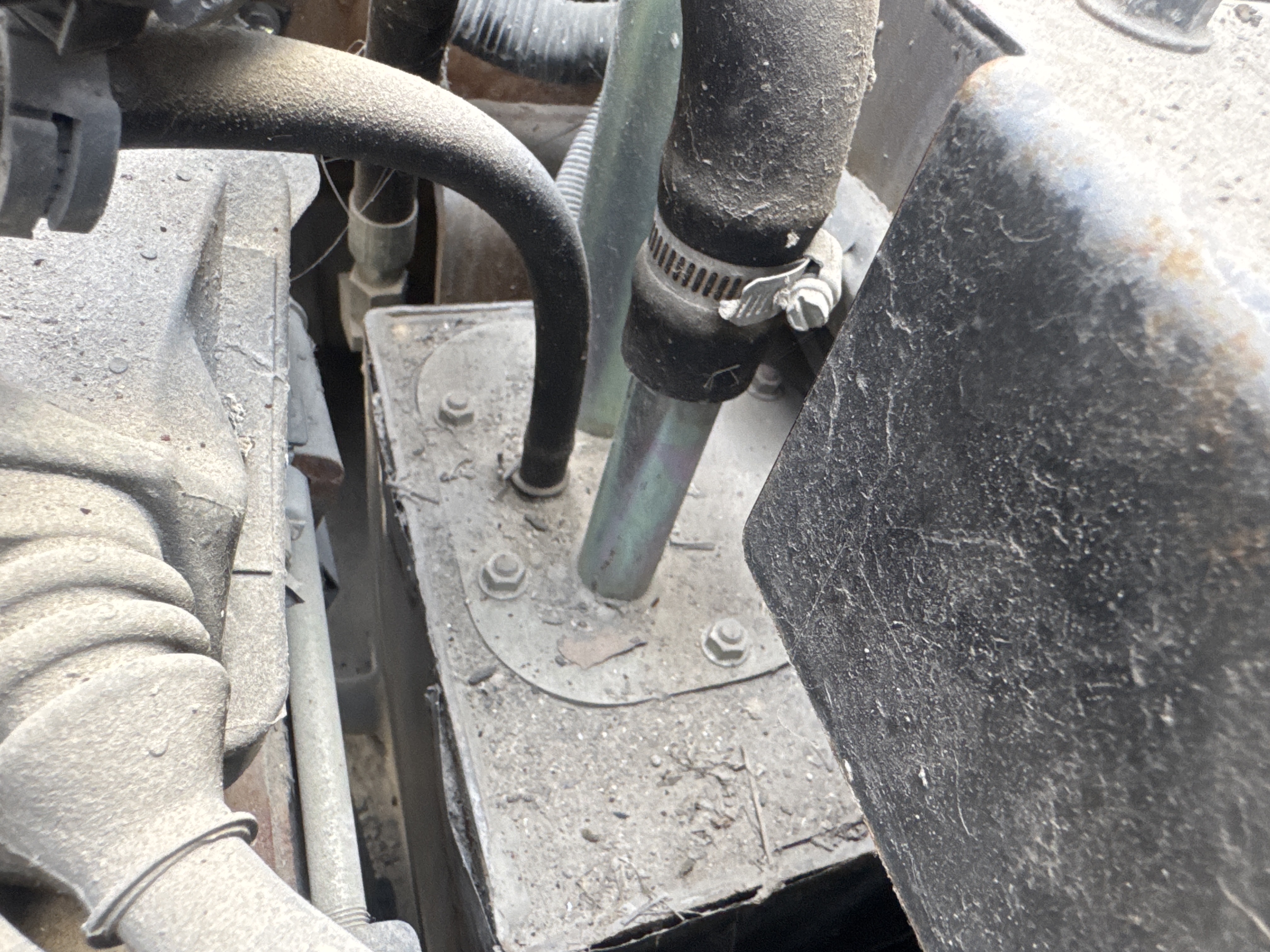 FLM-002-Toyota-8FBCU25-Forklifts-inspection-Hydraulics-Hydraulic-Tank-1