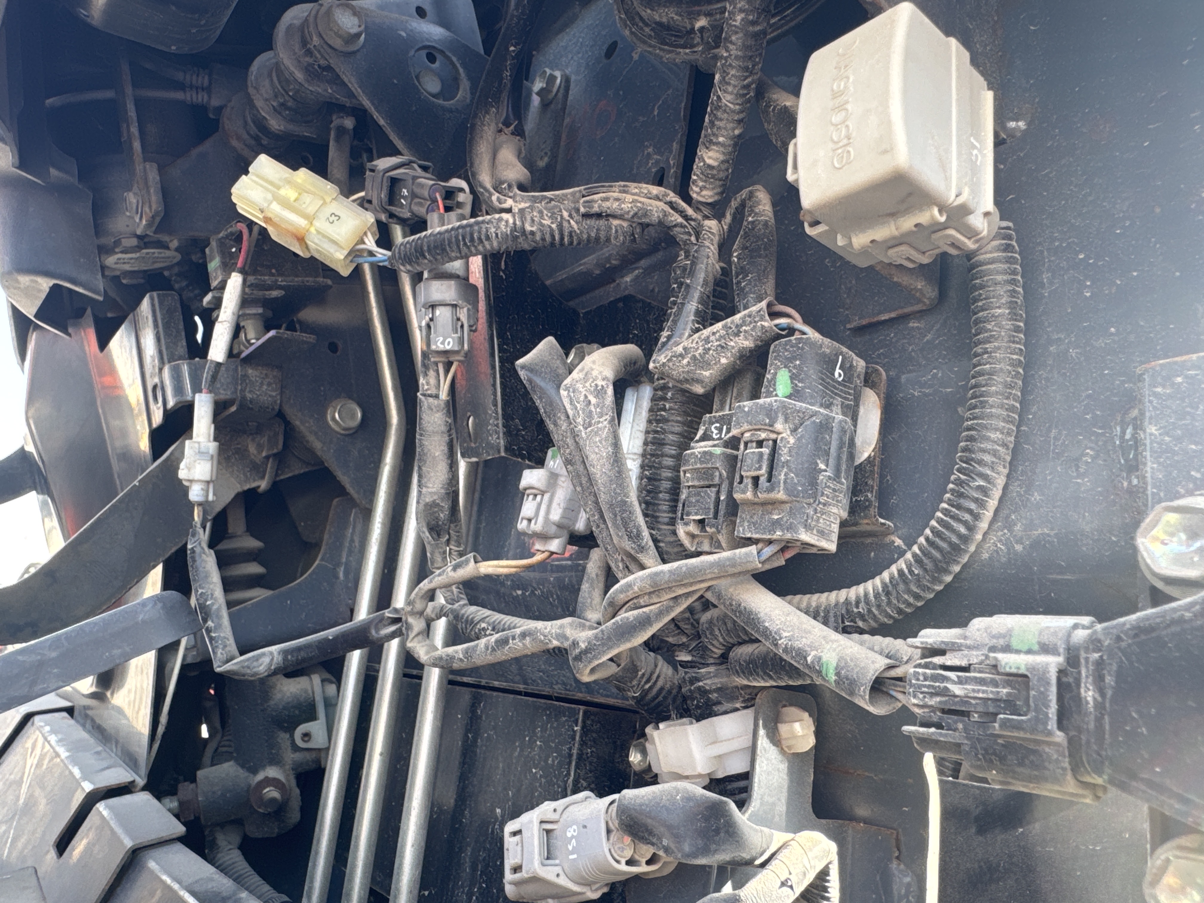 FLM-002-Toyota-8FBCU25-Forklifts-inspection-Electronics-Main-harness-4
