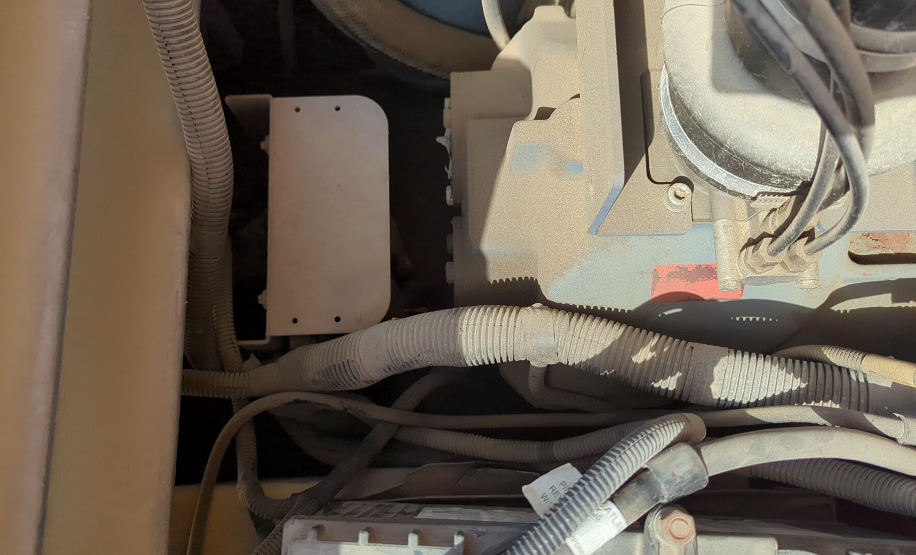 ACA-008-Atlas-Copco-XAS-185-T4F-Air-compressors-inspection-Electronics-Main-harness-1