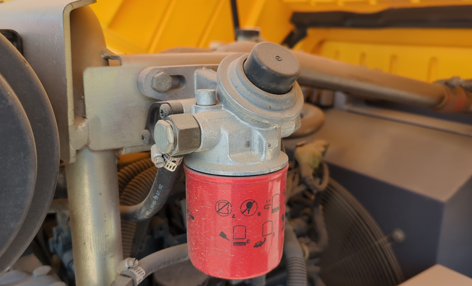 ACA-008-Atlas-Copco-XAS-185-T4F-Air-compressors-inspection-Engine-Fuel-leaks-1