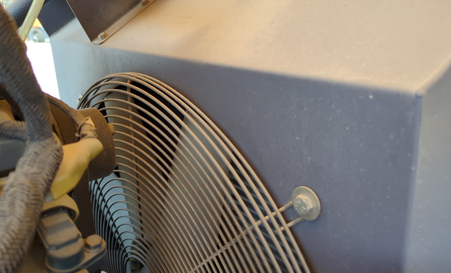 ACA-008-Atlas-Copco-XAS-185-T4F-Air-compressors-inspection-Engine-Cooling-fan-and-fan-guard-1