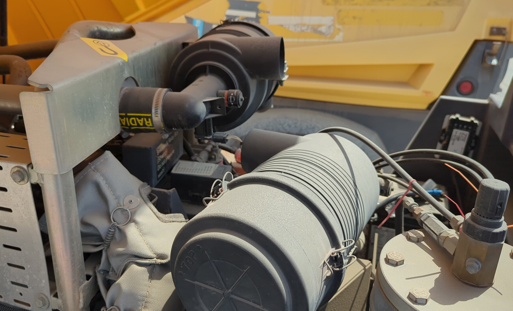 ACA-008-Atlas-Copco-XAS-185-T4F-Air-compressors-inspection-Engine-Air-intake-system-1