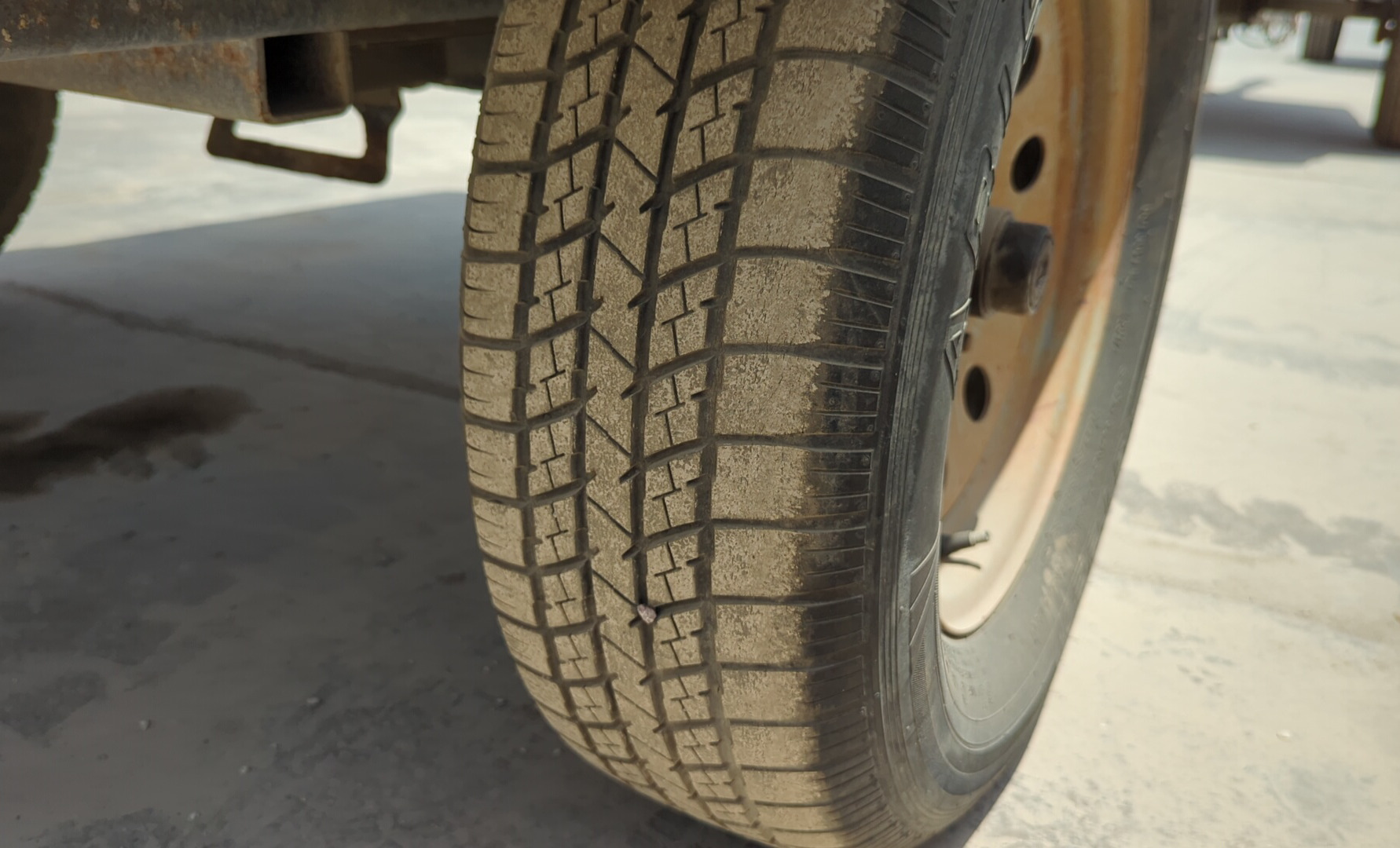 ACA-009-أطلس-كوبكو-XAS-185-T4F-كومبريسرات-هواء-فحص-الهيكل-حالة-الإطار-الأيمن-/-محور-العجلة-1