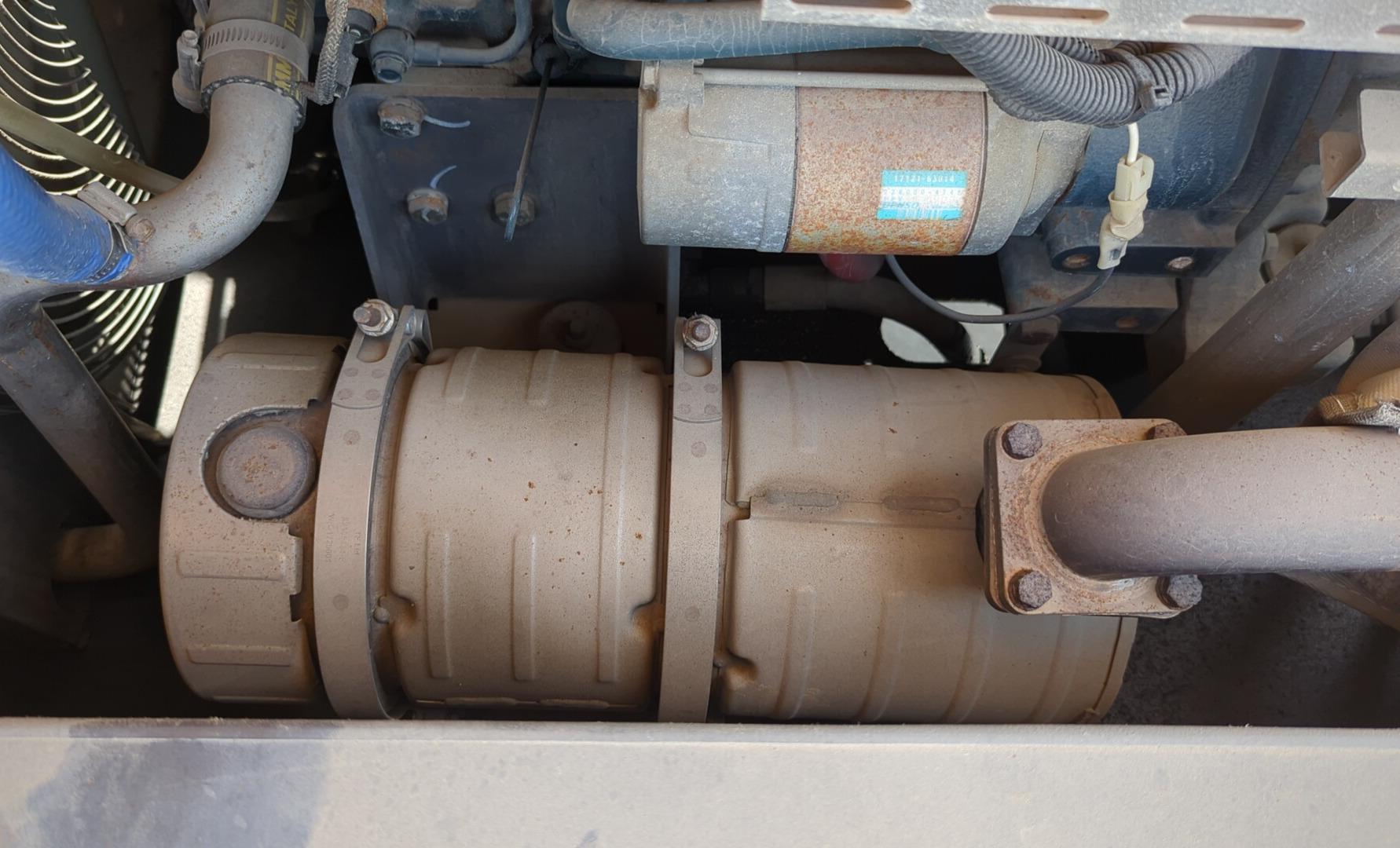 ACA-009-أطلس-كوبكو-XAS-185-T4F-كومبريسرات-هواء-فحص-المحرك-نظام-العادم-1
