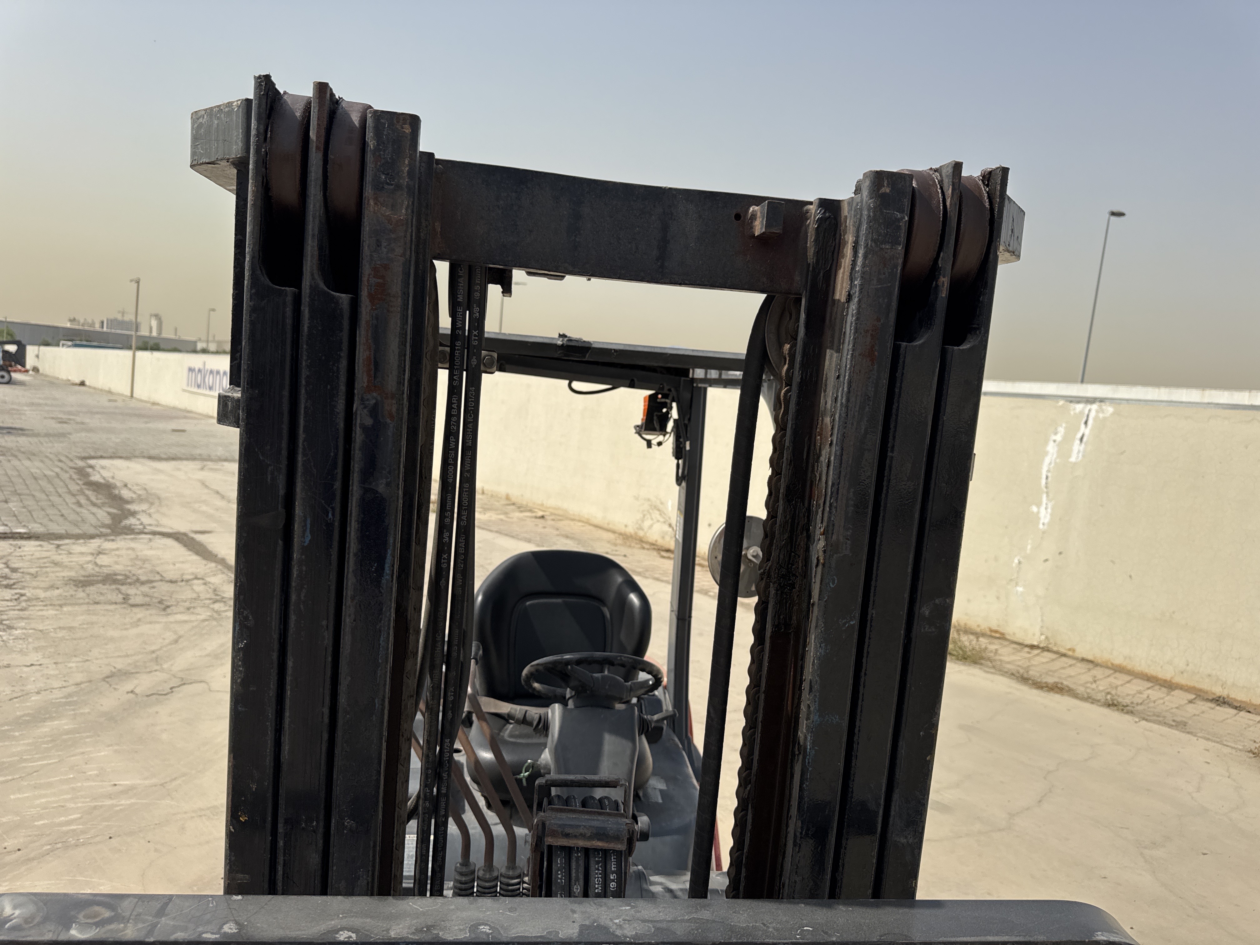 FLM-010-تويوتا-8FDU30-رافعات-شوكية-فحص-الهيكل-الصاري-1