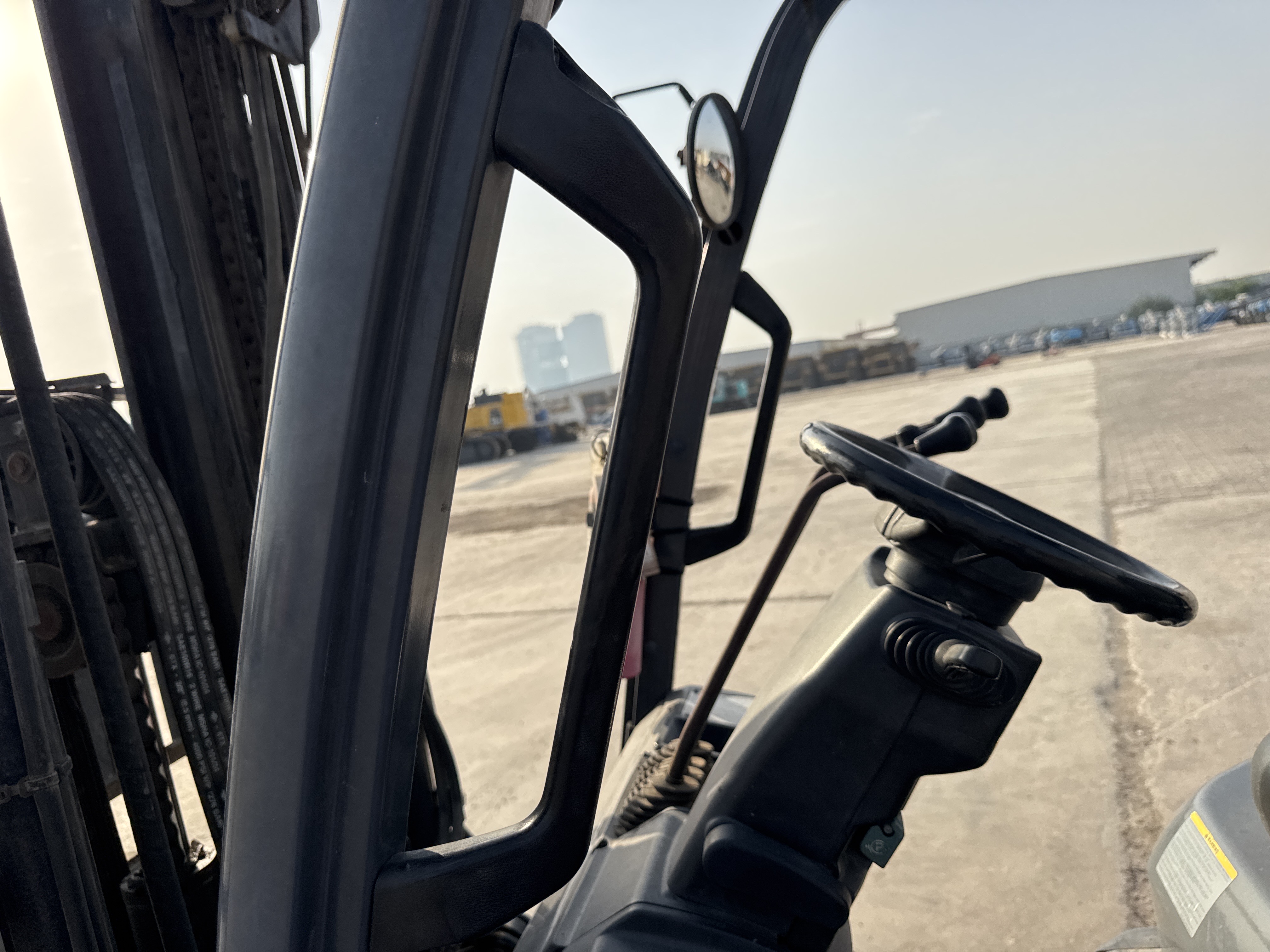 FLM-009-تويوتا-8FDU30-رافعات-شوكية-فحص-الهيكل-الدرابزين-1