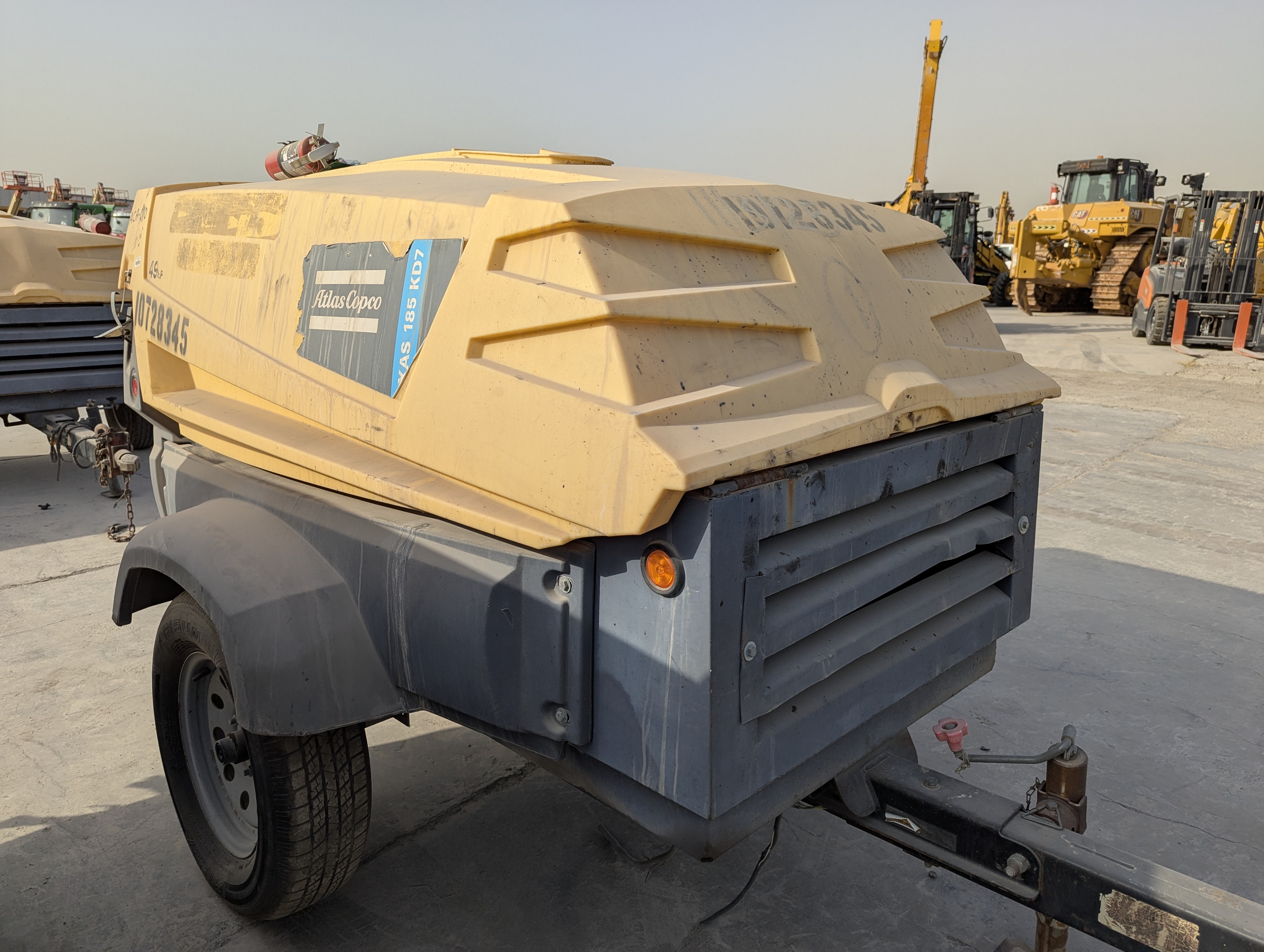 ACA-010-أطلس-كوبكو-XAS-185-T4F-كومبريسرات-هواء-فحص-الهيكل-الصبغ-1