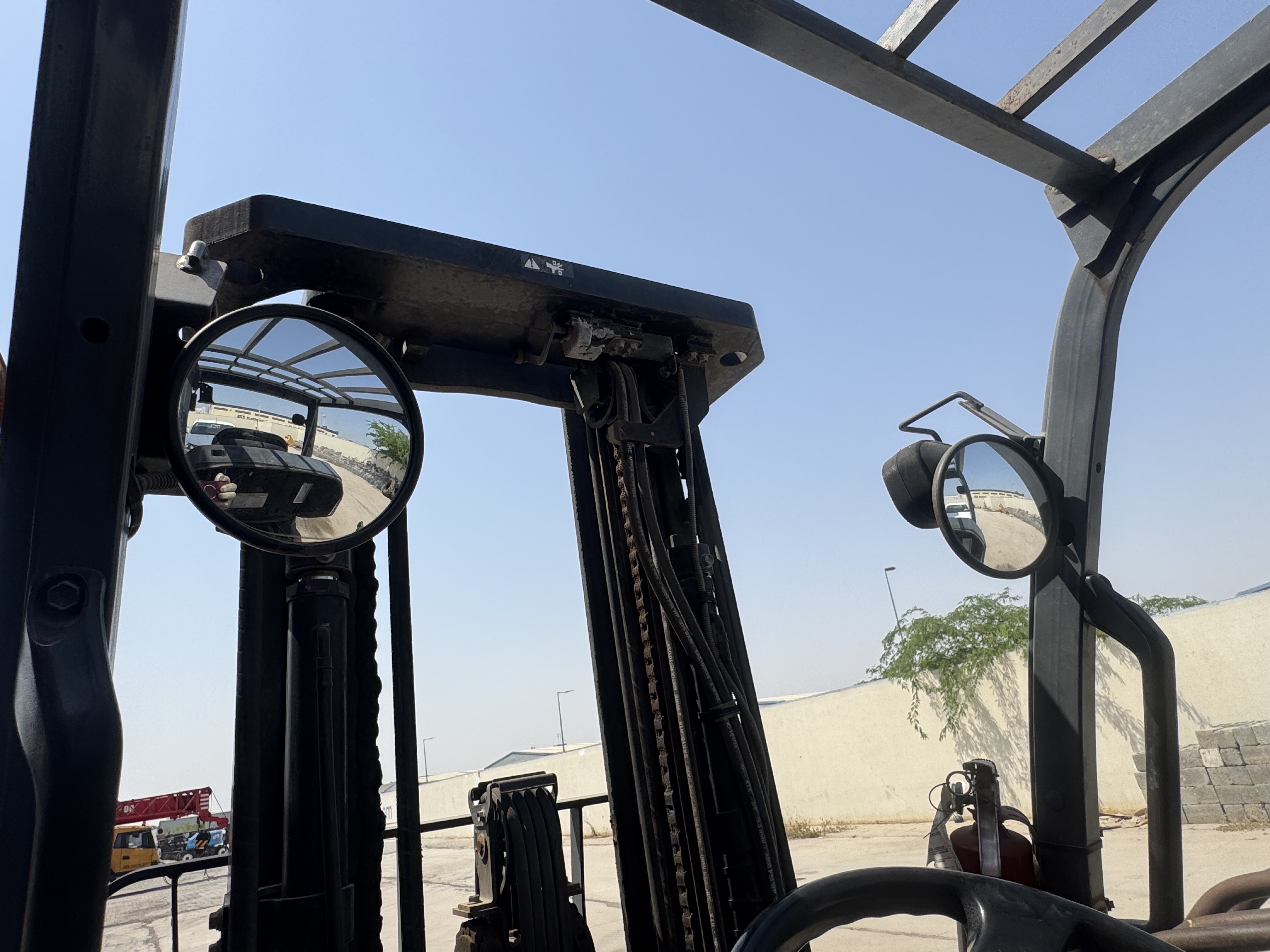 FLM-011-Toyota-8FDU30-Forklifts-inspection-Cabin-Mirrors-1