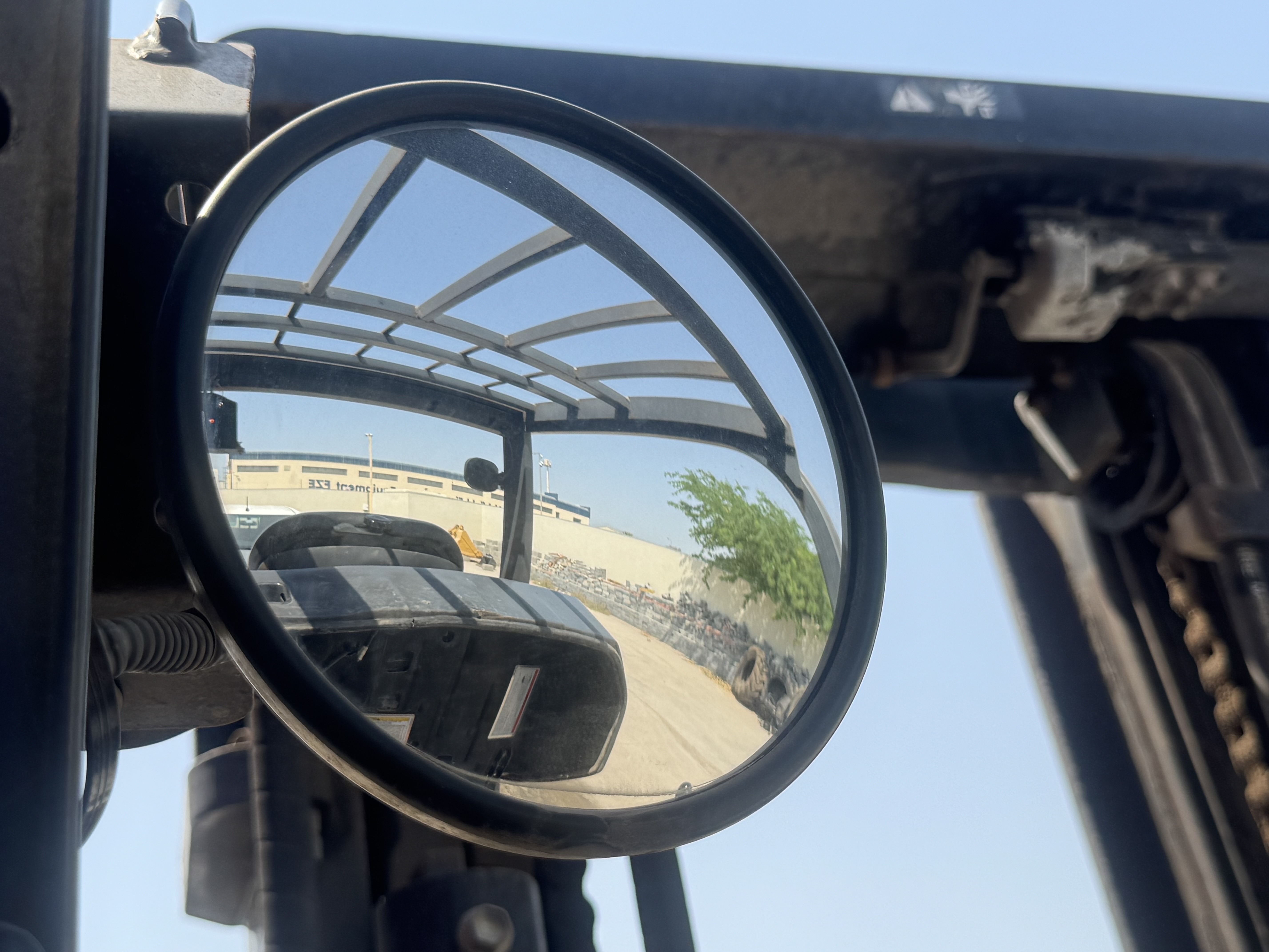 FLM-011-Toyota-8FDU30-Forklifts-inspection-Cabin-Mirrors-1