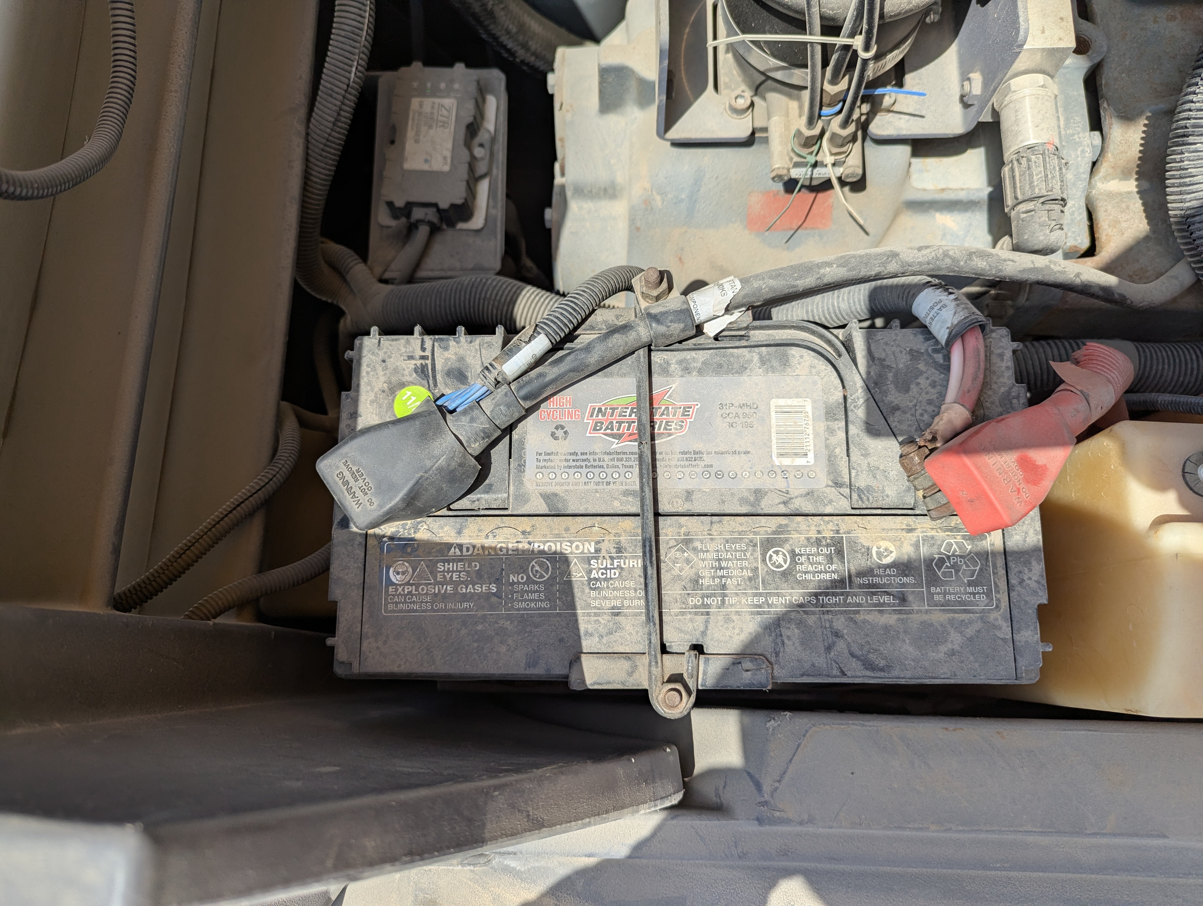 ACA-011-Atlas-Copco-XAS-185-T4F-Air-compressors-inspection-Electronics-Battery-1