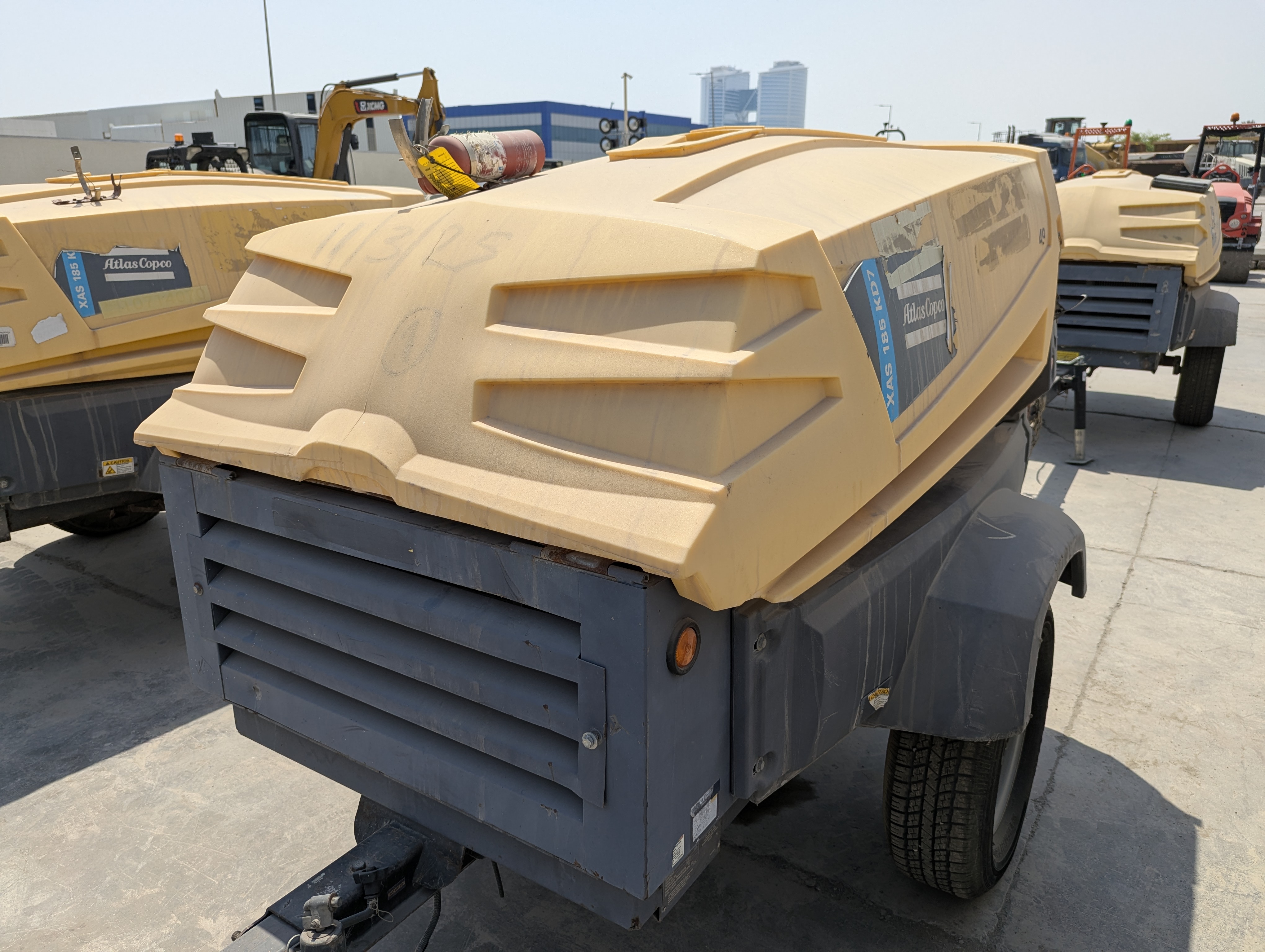 ACA-011-Atlas-Copco-XAS-185-T4F-Air-compressors-inspection-Structure-Paint-1